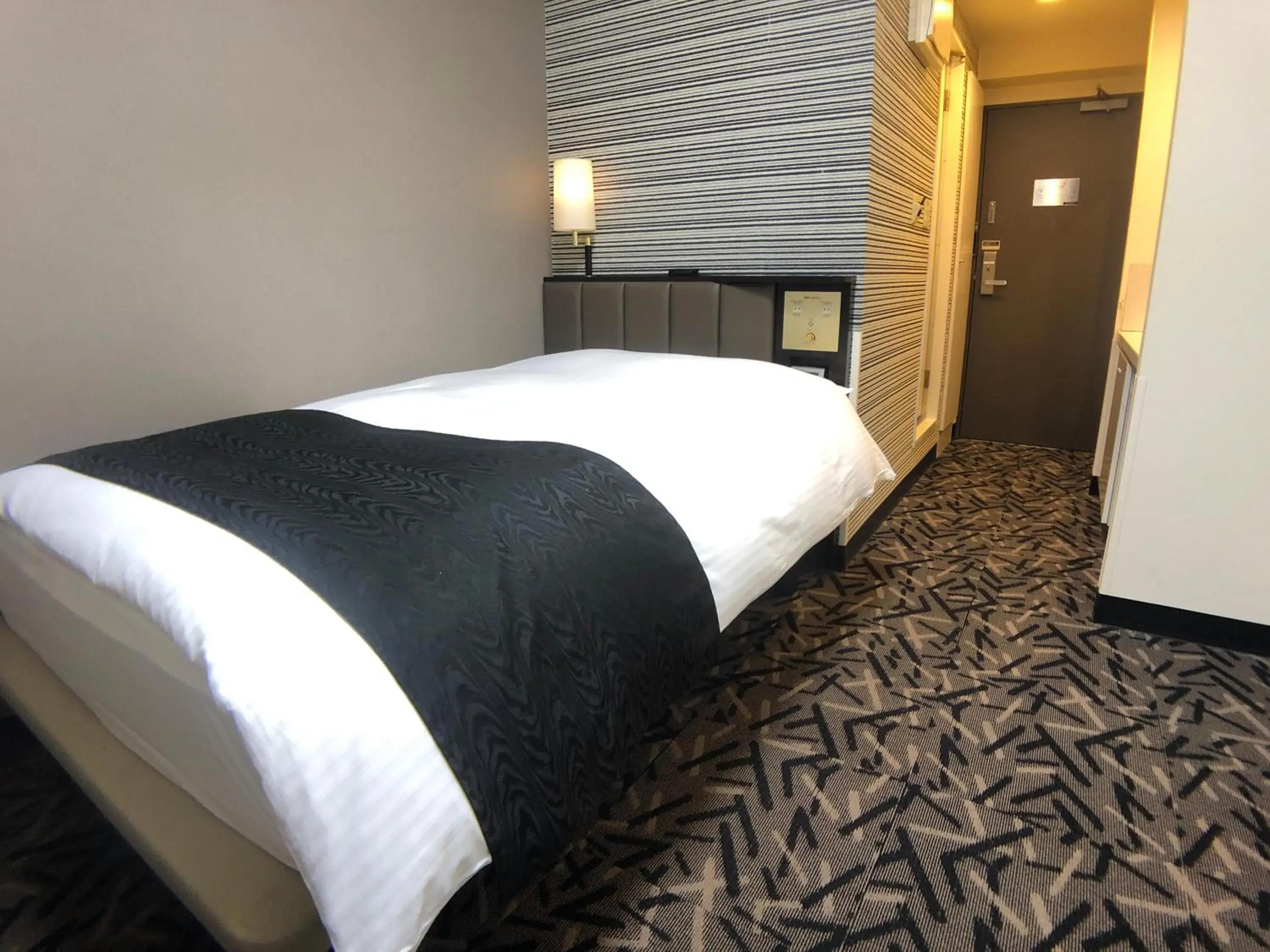 Double Room with Small Double Bed - Room Only - Non-Smoking in APA Hotel Machidaeki-Higashi Double Room with Small Double Bed - Room Only - Non-Smoking in APA Hotel Machidaeki-Higashi