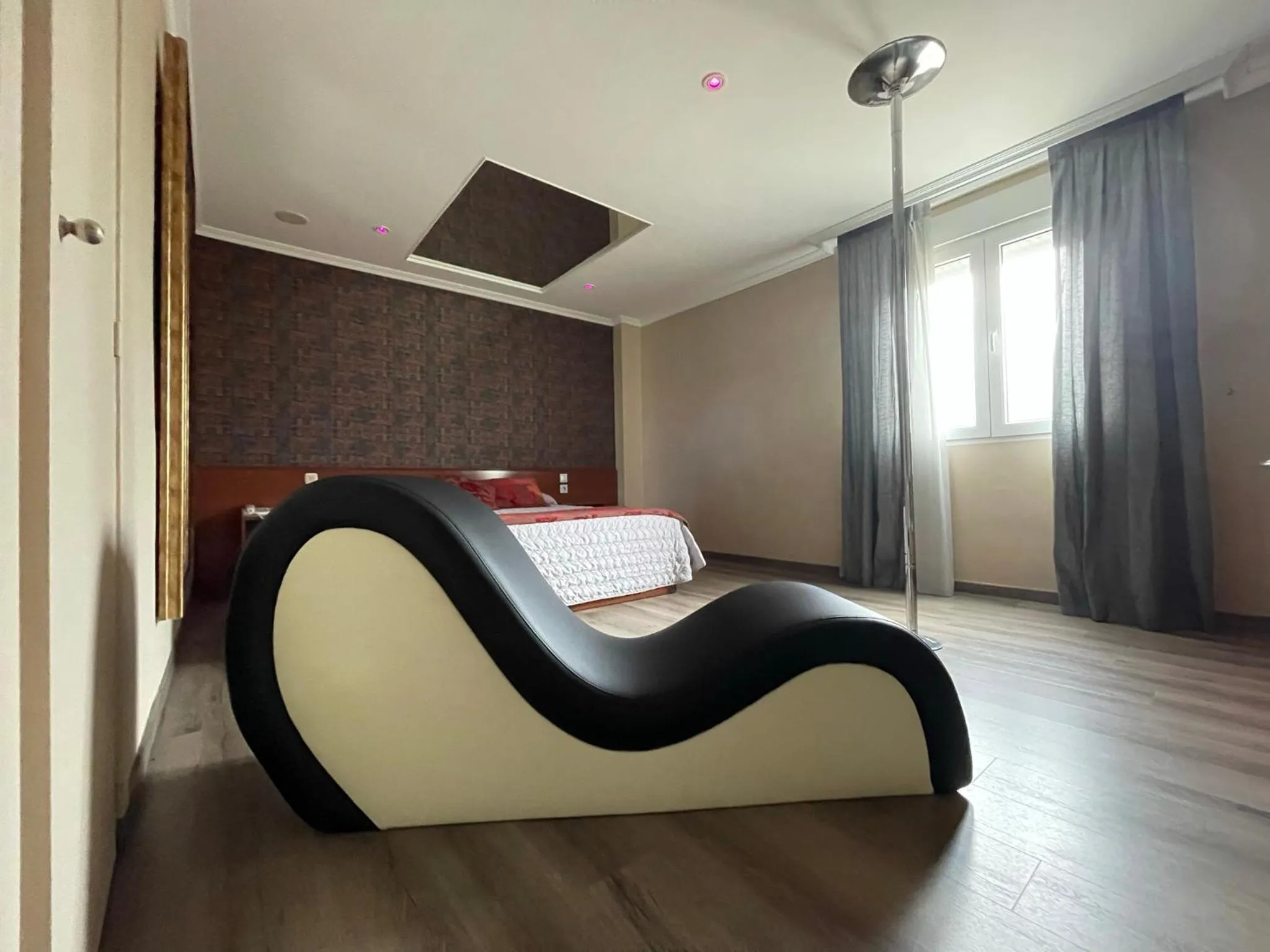 Property building, Bed in La Siesta