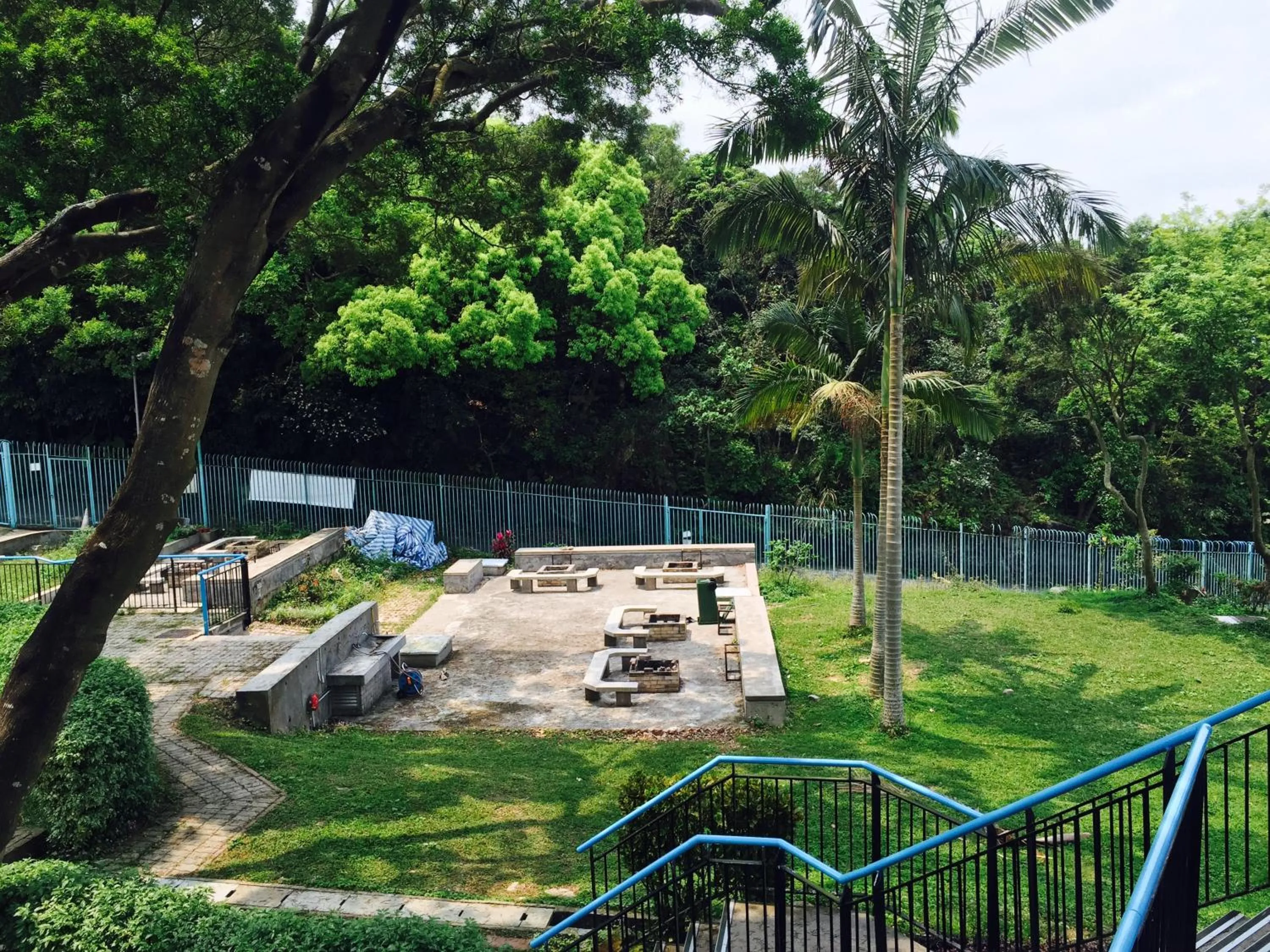 BBQ facilities in YHA Jockey Club Mt. Davis Youth Hostel