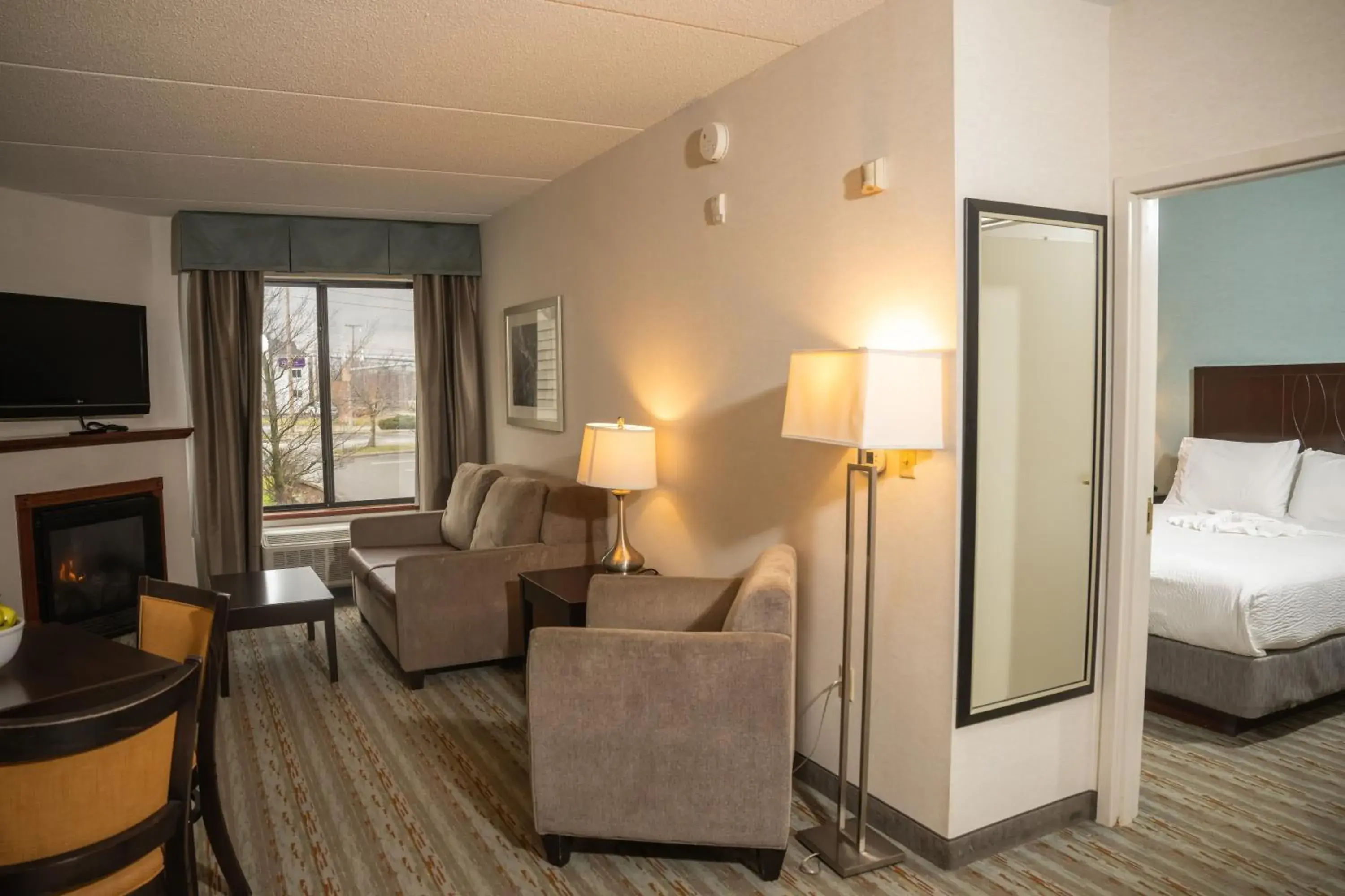 Executive Queen Suite - Non-Smoking in Wyndham Garden Erie Executive Queen Suite - Non-Smoking in Wyndham Garden Erie