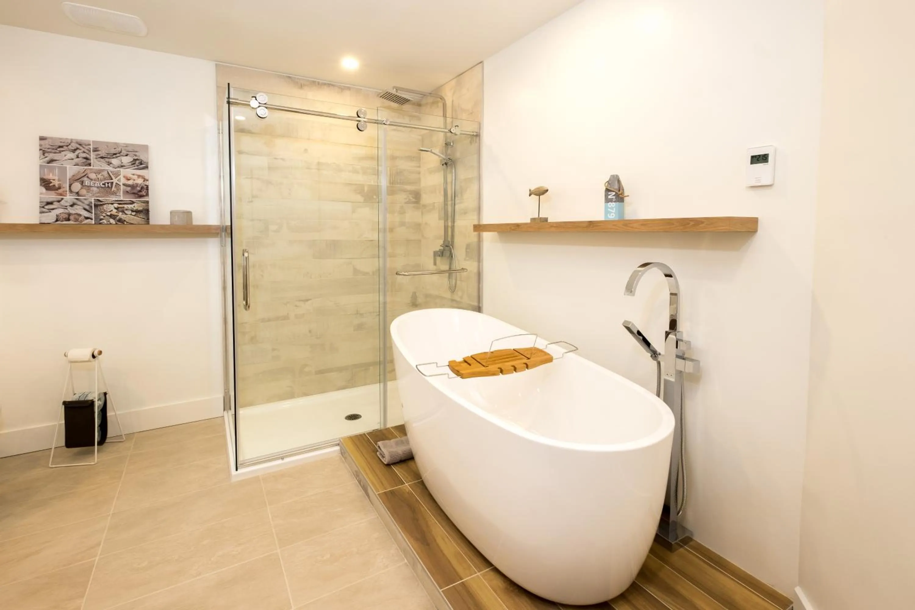 Bathroom in 227 - En bordure de la rivière du Gouffre - Les Immeubles Charlevoix