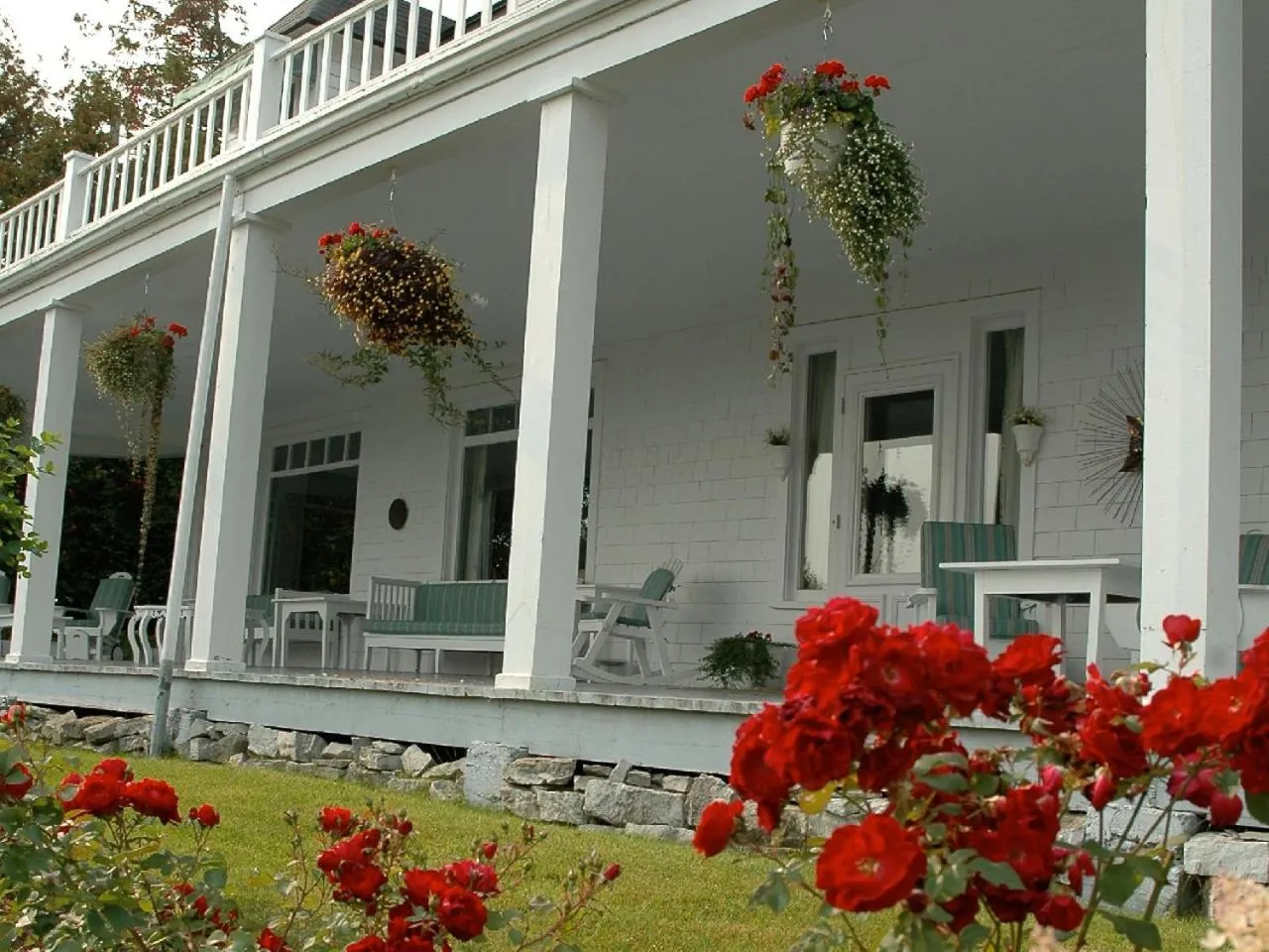 Facade/entrance in 241 - La Côte Fleurie - Les Immeubles Charlevoix