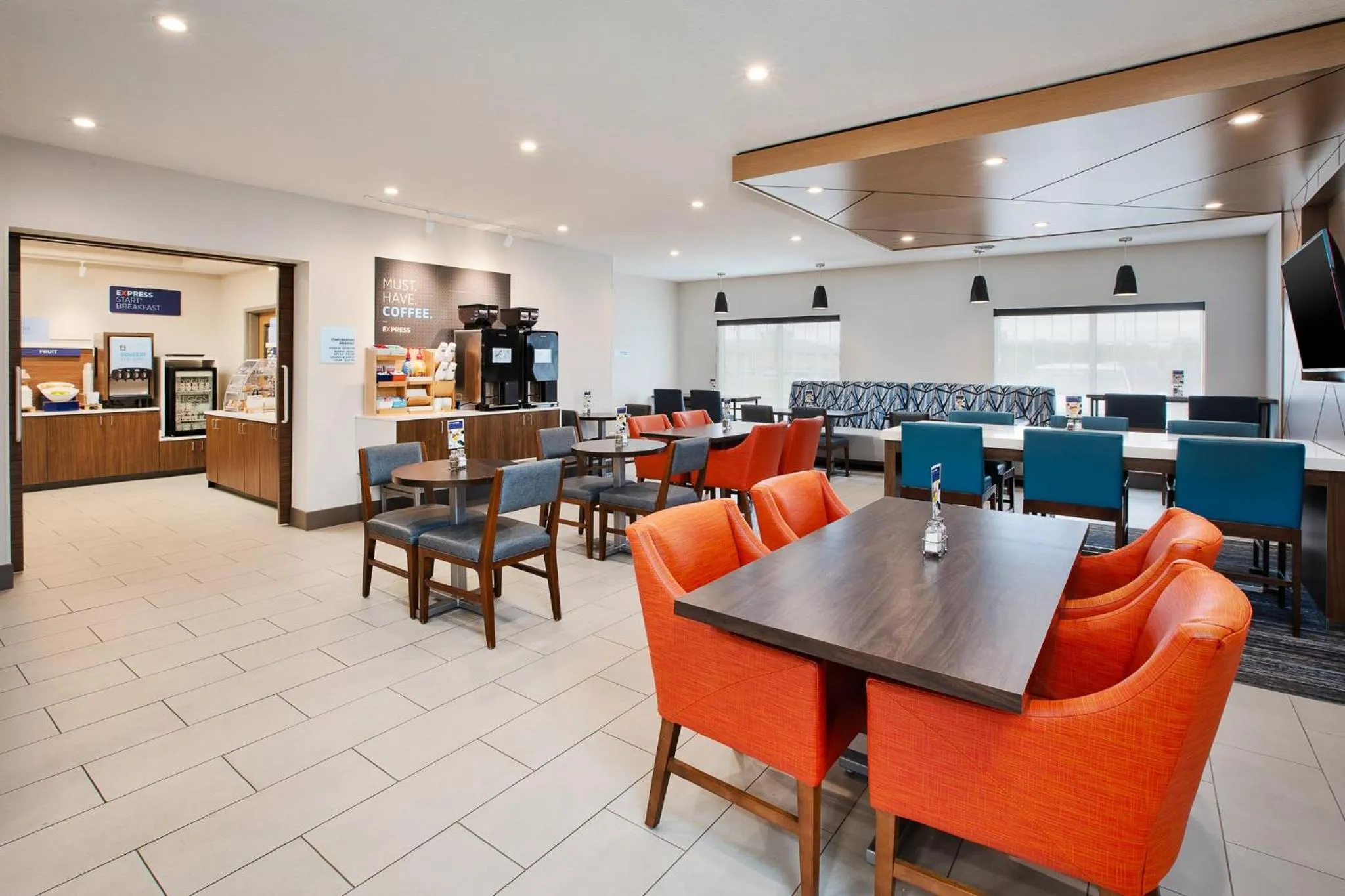 Breakfast in Holiday Inn Express Hotel & Suites Defiance by IHG