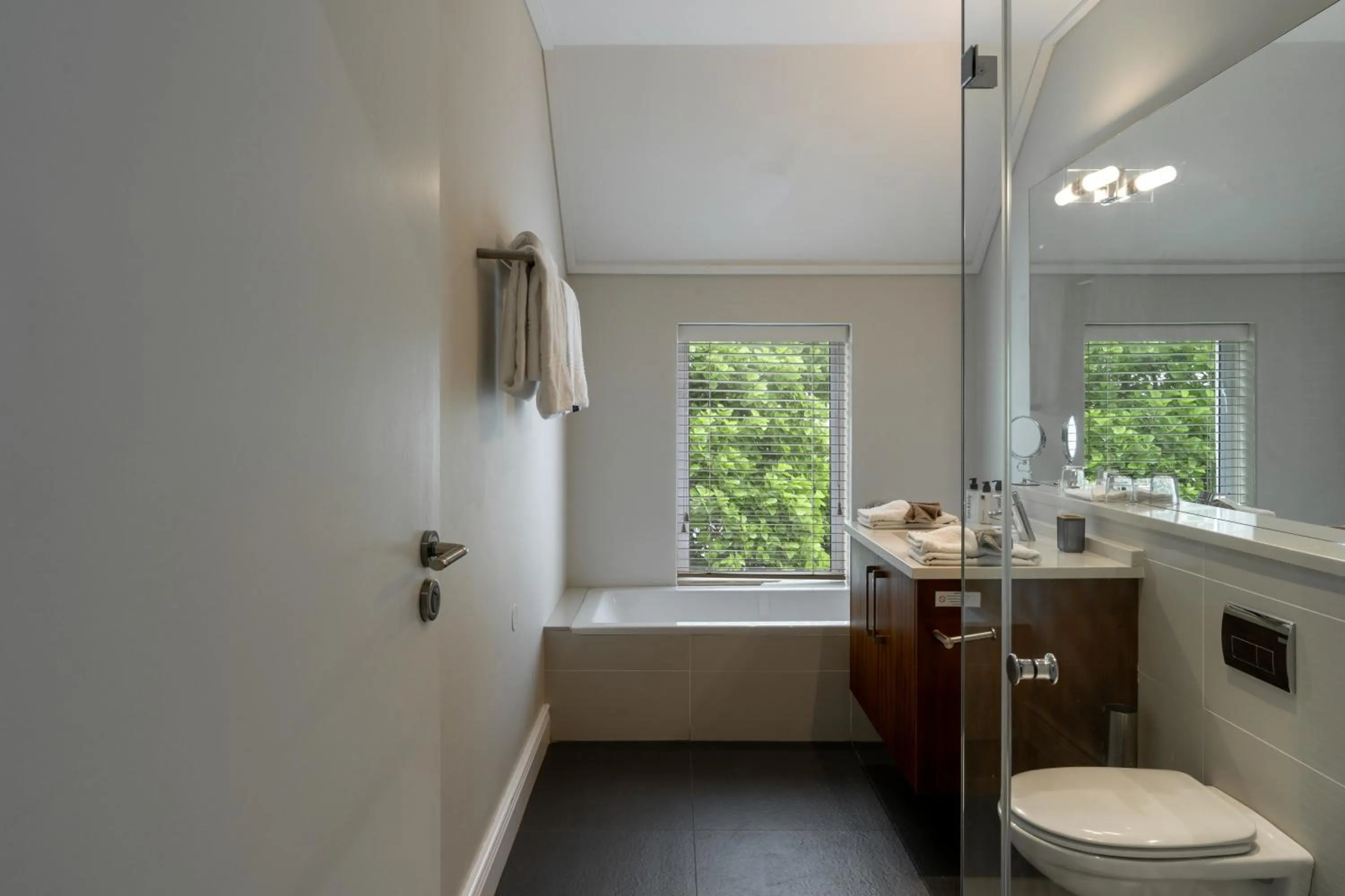 Shower in Wild Mushroom Country House