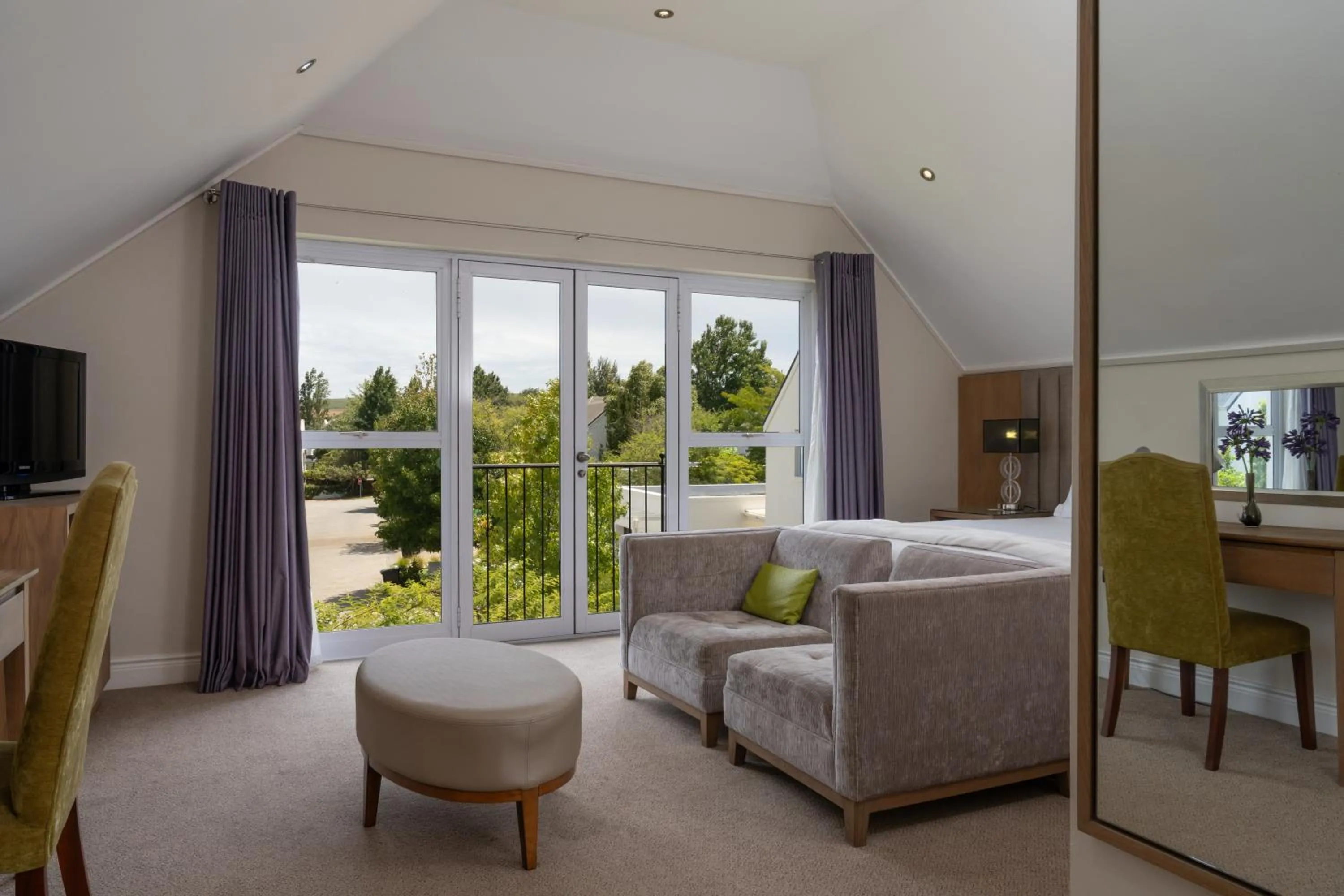 Bed in Wild Mushroom Country House