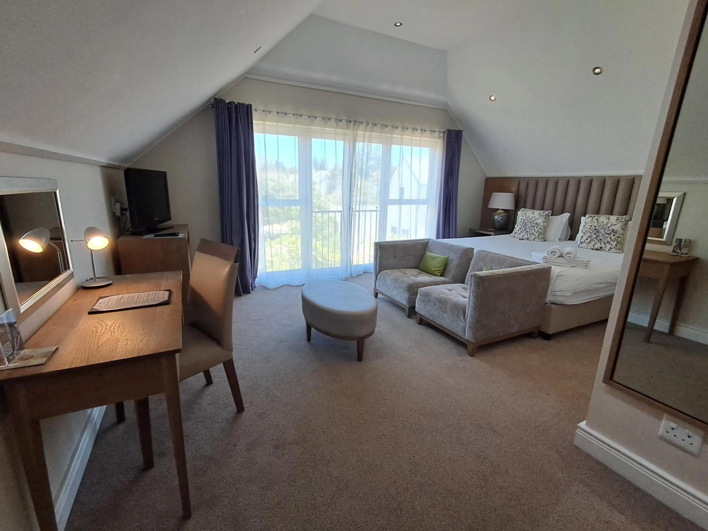 Bedroom, Bed in Wild Mushroom Country House