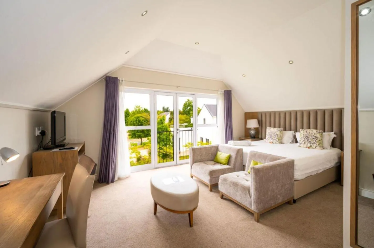 Bed in Wild Mushroom Country House