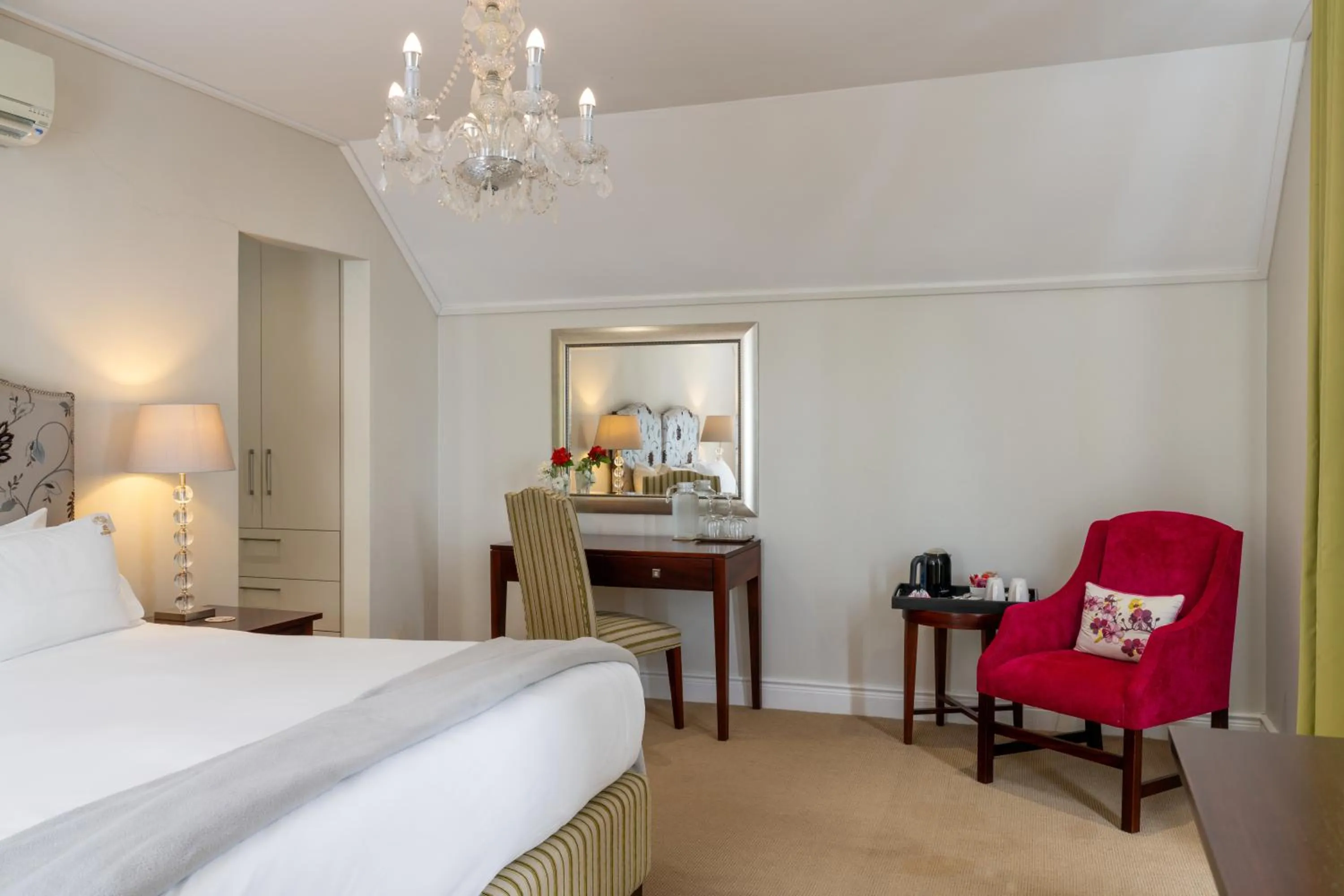 Bed in Wild Mushroom Country House