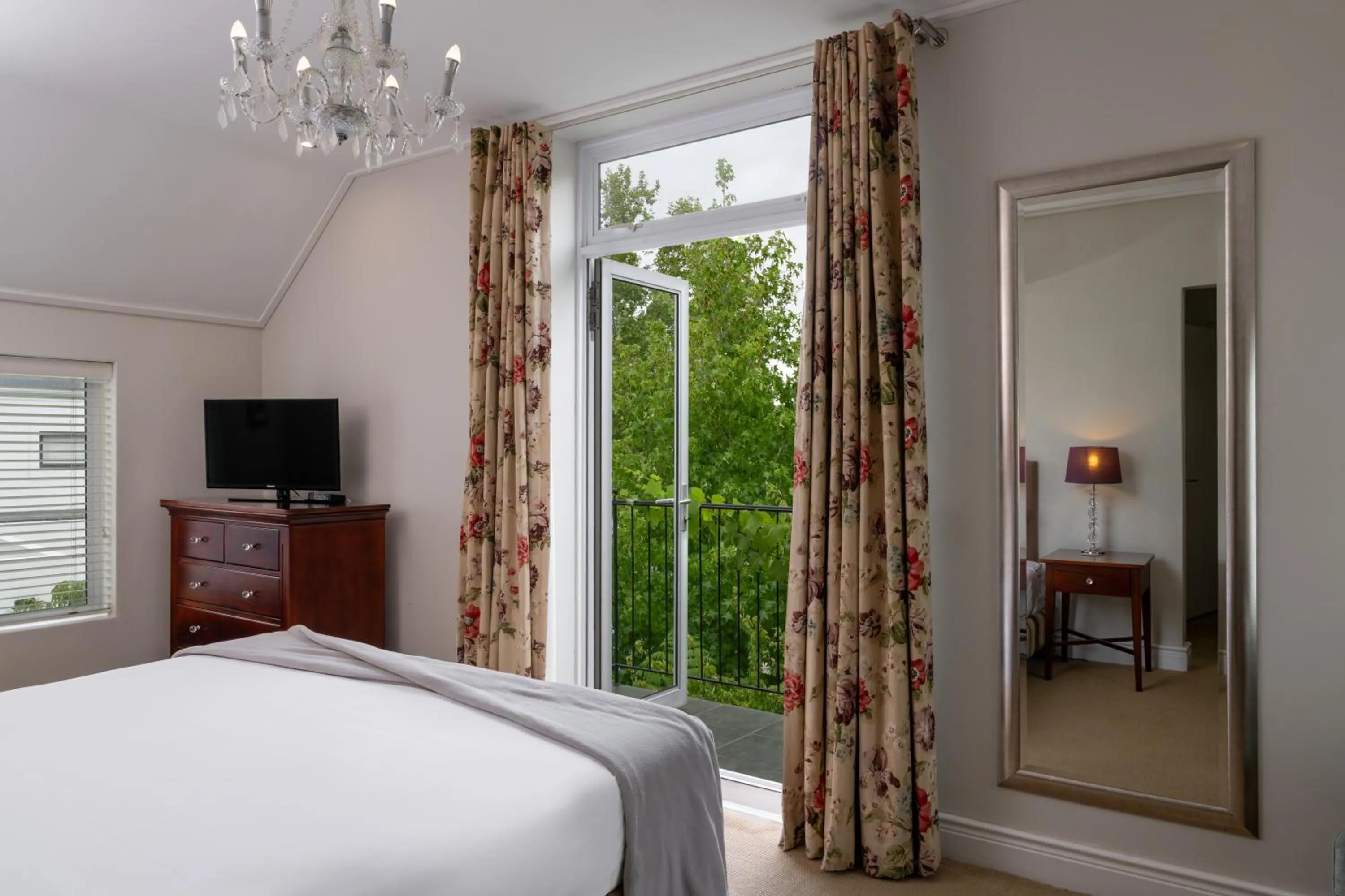 Bed in Wild Mushroom Country House