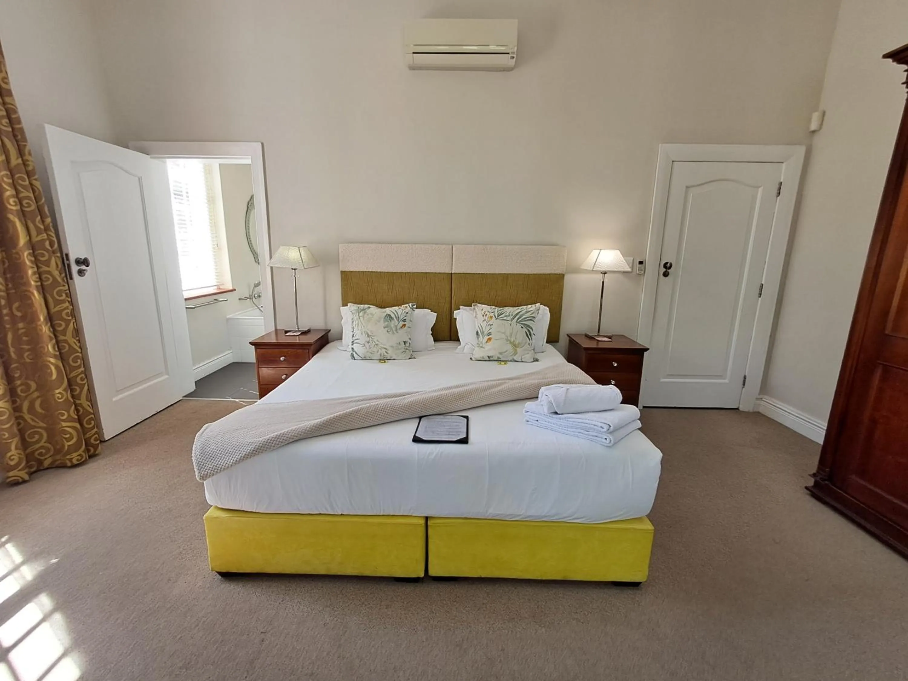 Bed in Wild Mushroom Country House