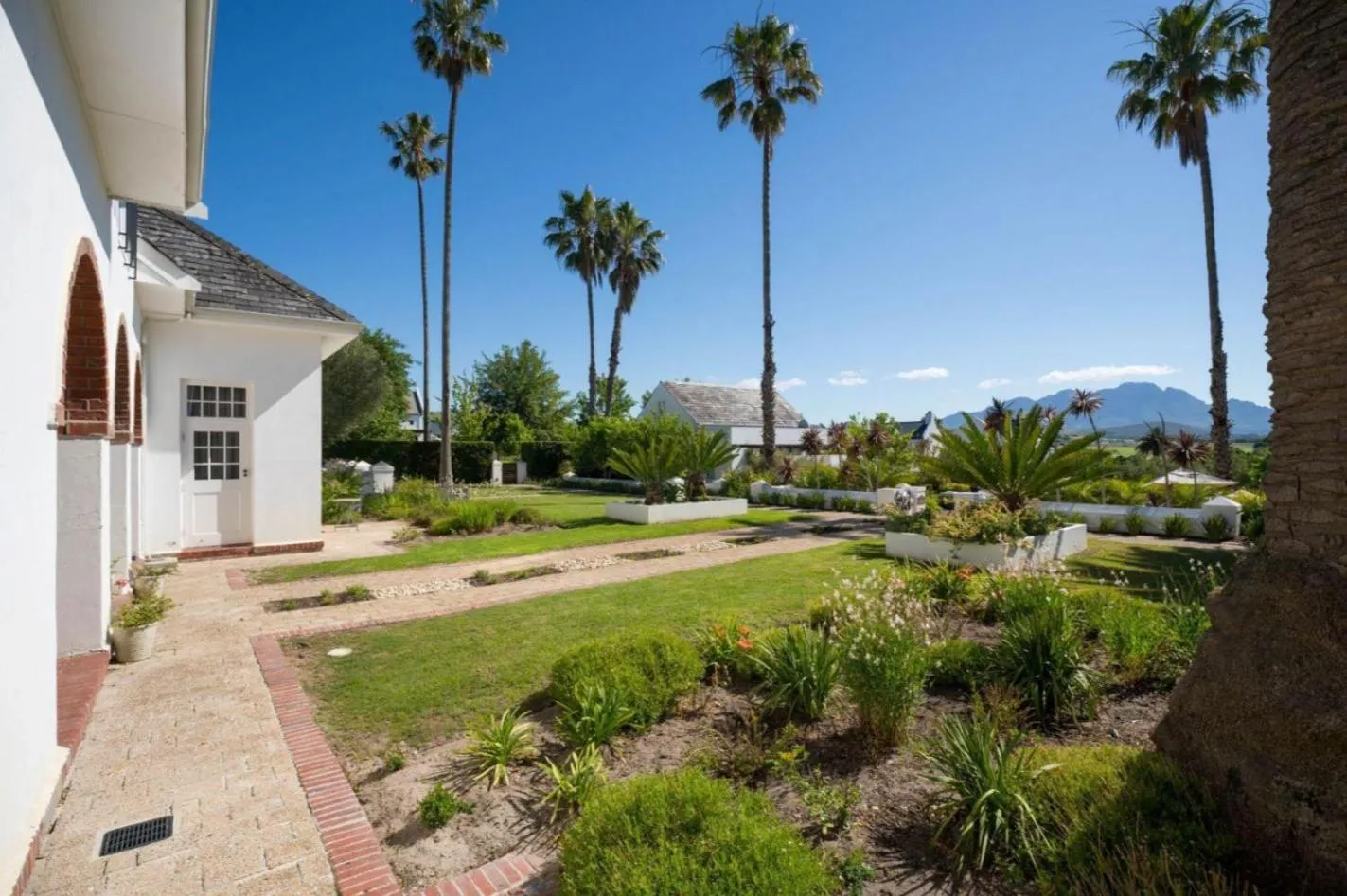 Garden view in Wild Mushroom Country House