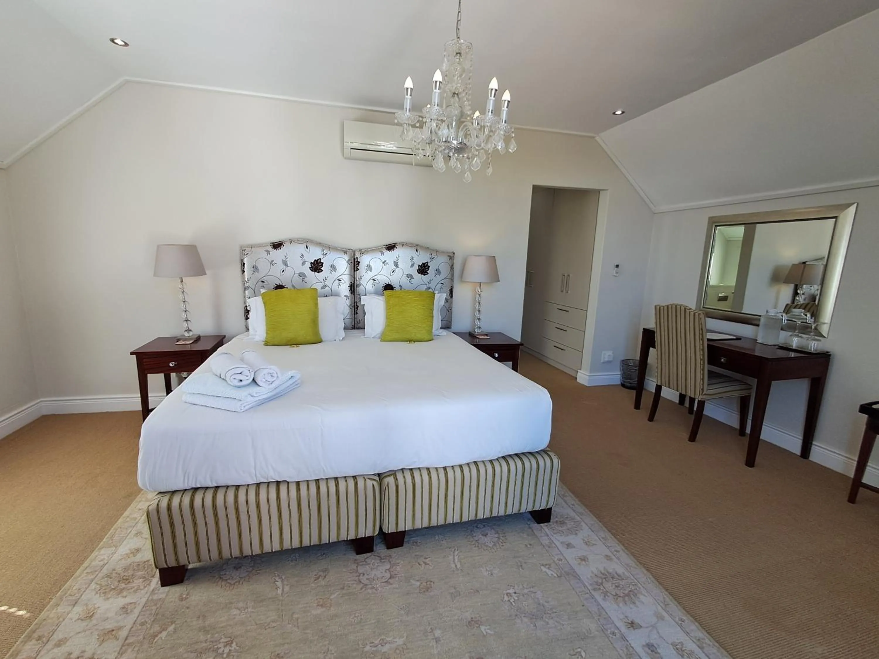 Bed in Wild Mushroom Country House