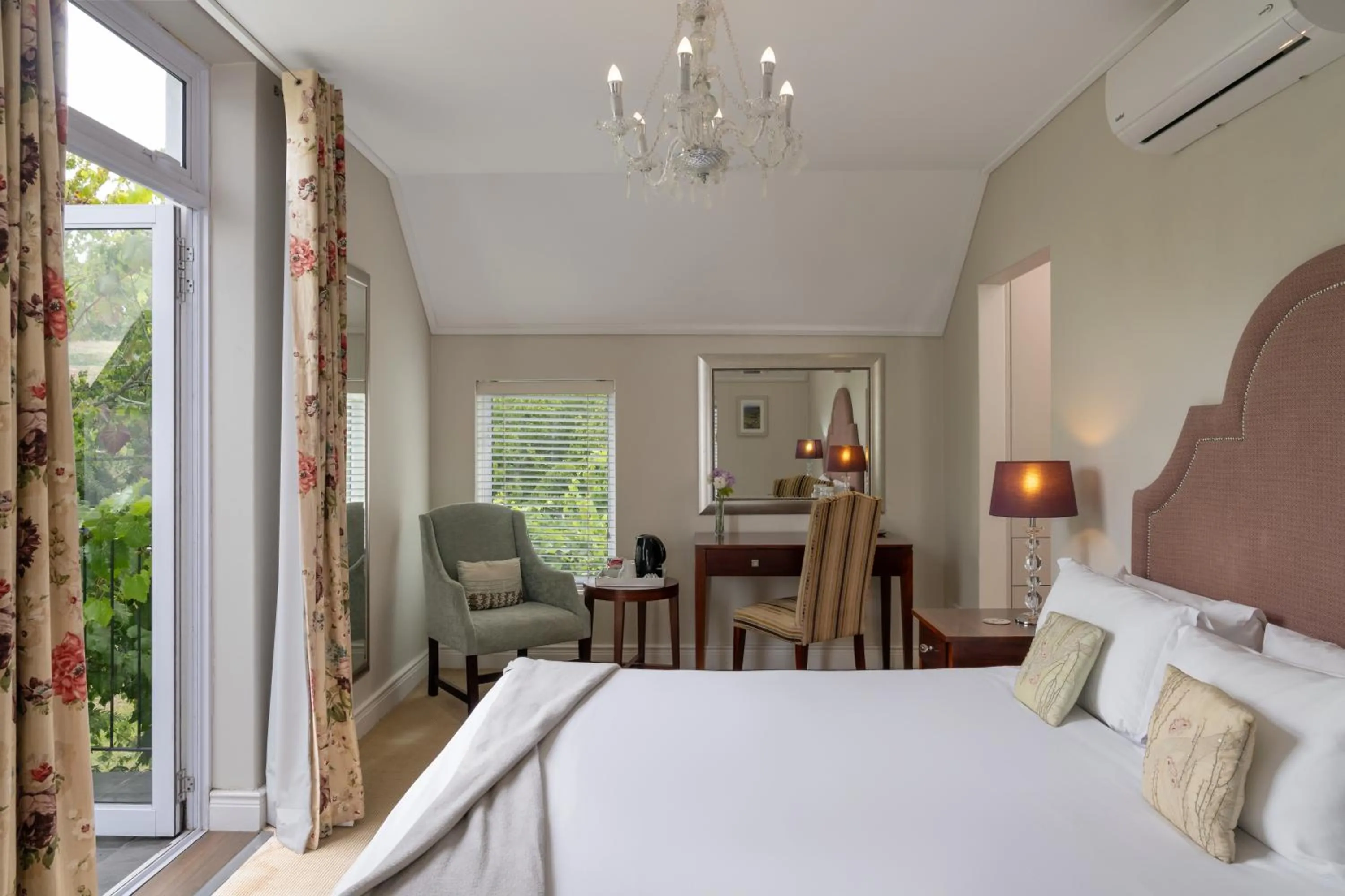 Bed in Wild Mushroom Country House