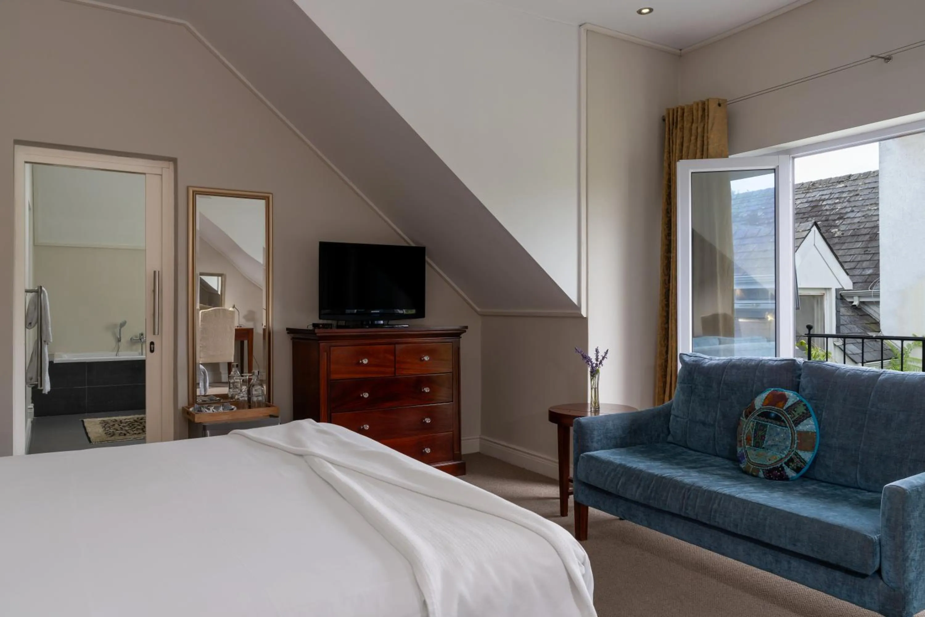 Bed in Wild Mushroom Country House