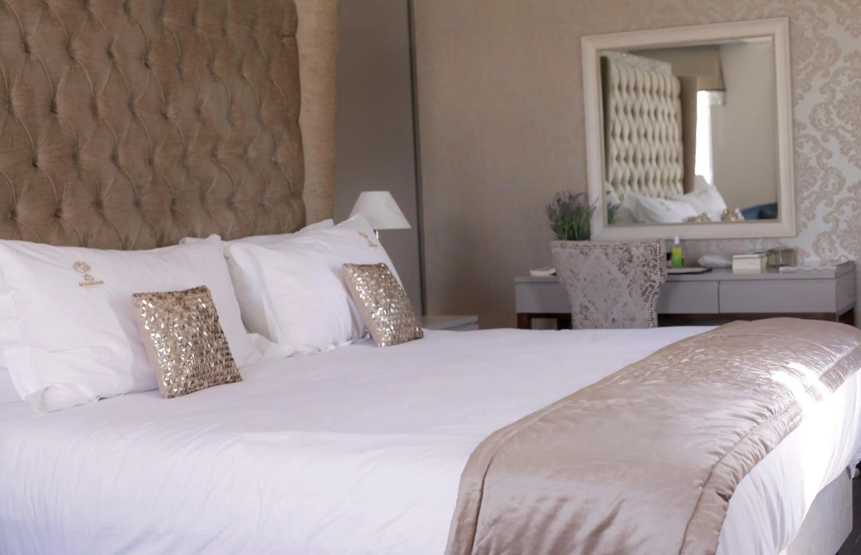 Bed in Wild Mushroom Country House