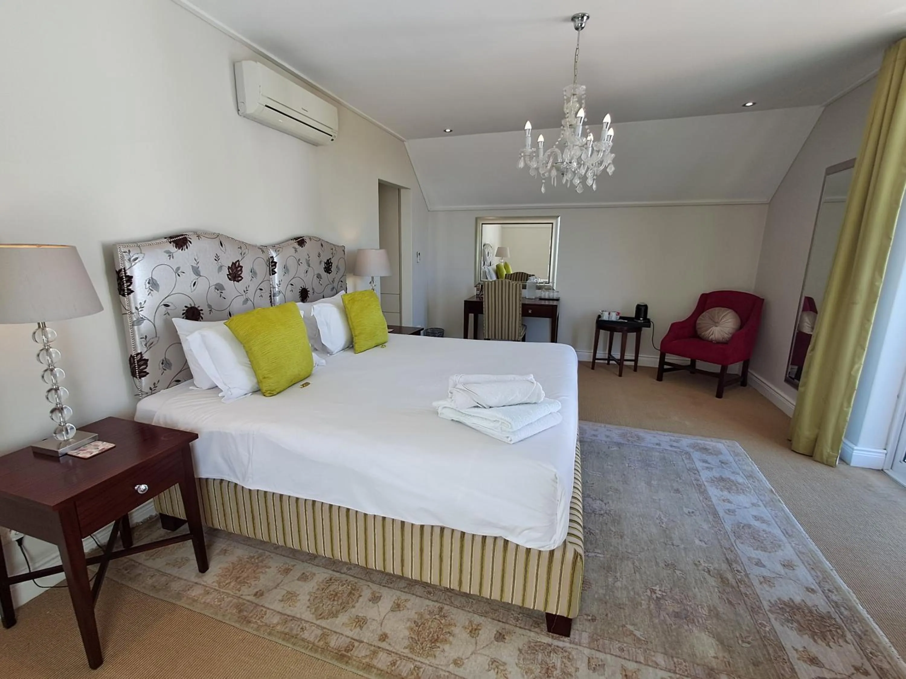 Bed in Wild Mushroom Country House