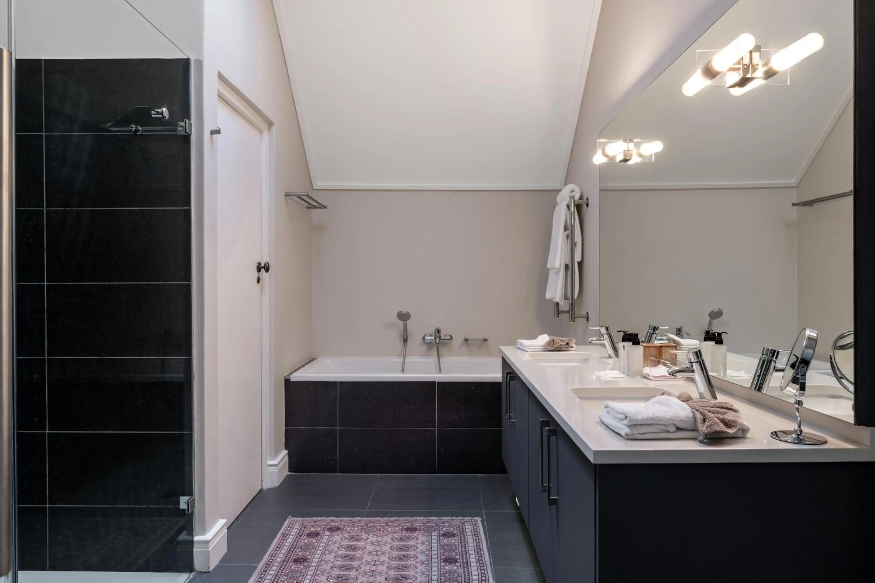 Shower in Wild Mushroom Country House