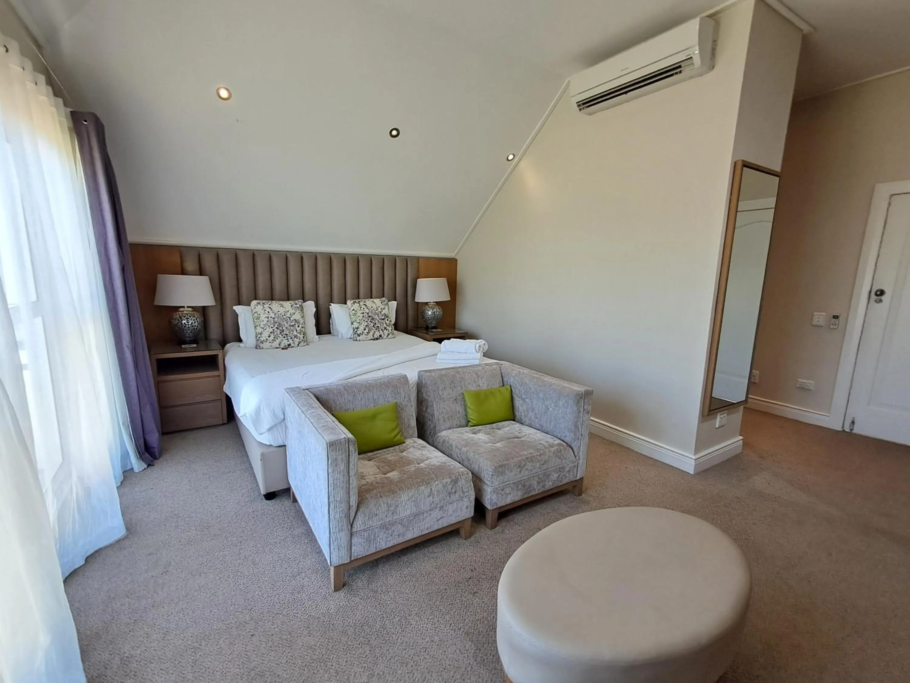 Bed in Wild Mushroom Country House