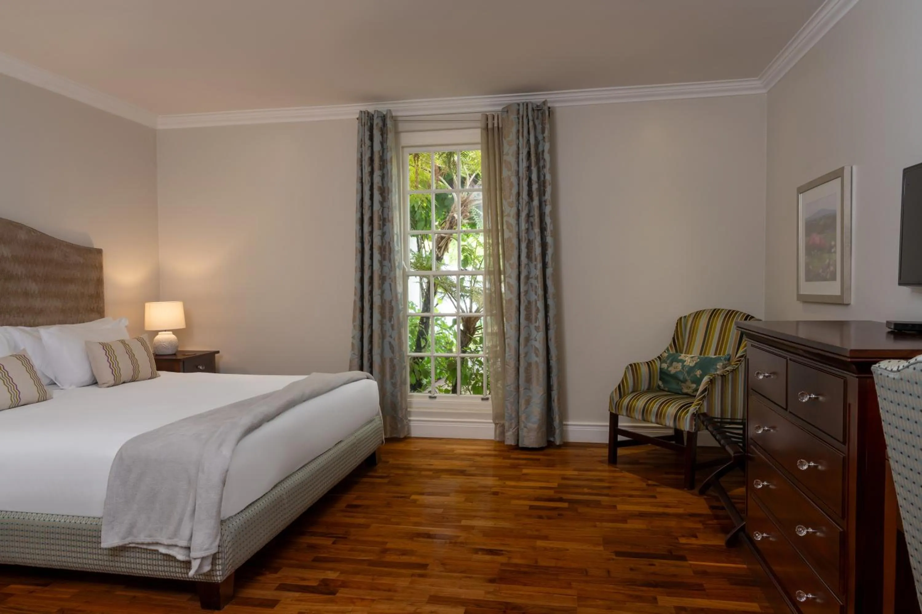 Bed in Wild Mushroom Country House