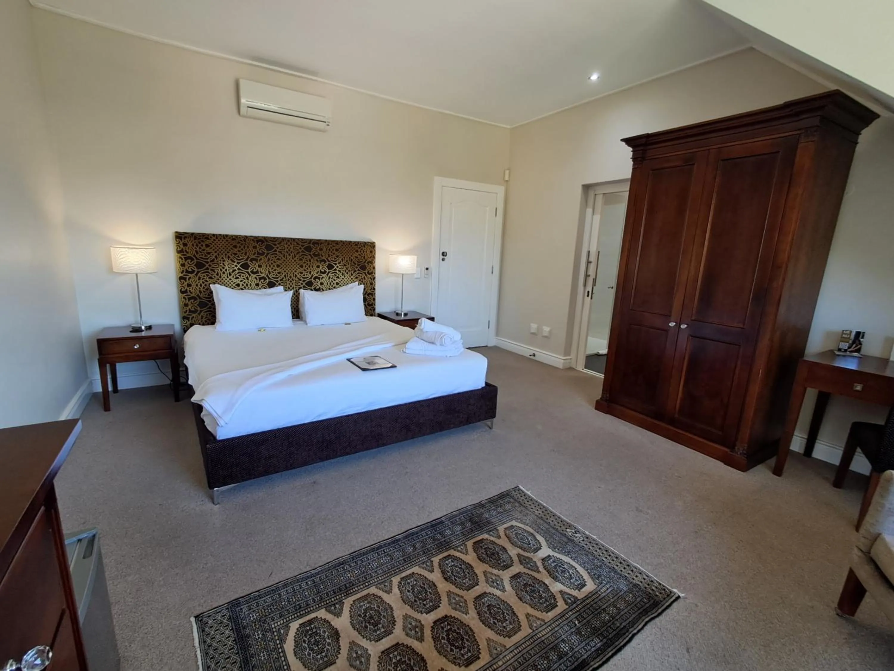 Bed in Wild Mushroom Country House