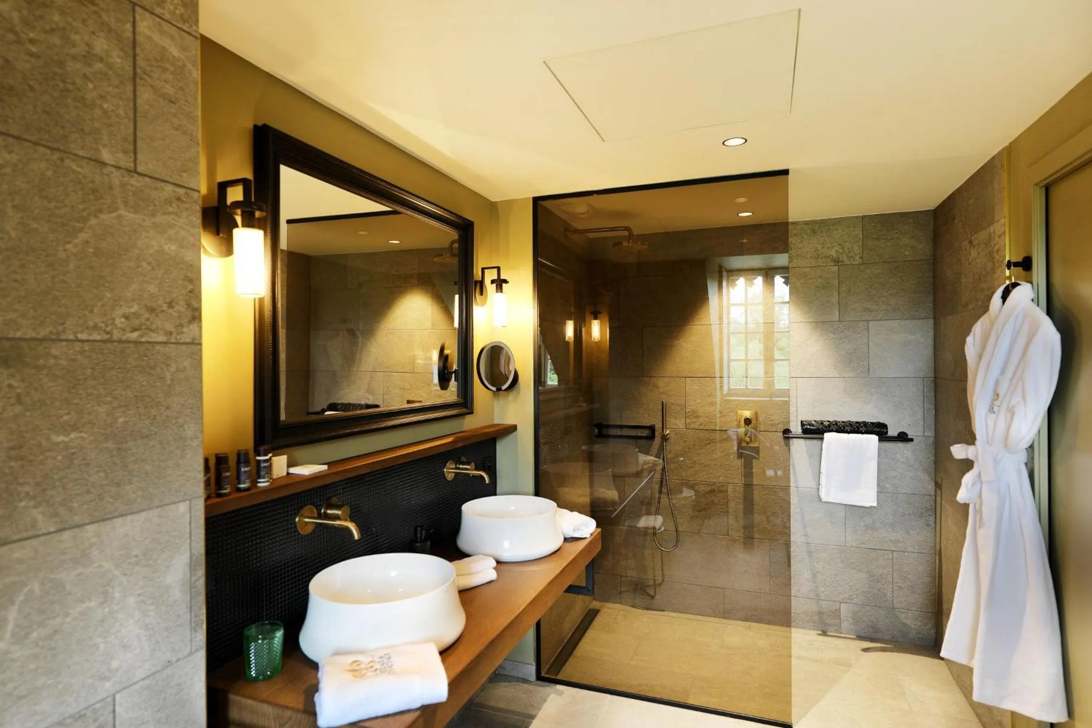 Bathroom in Chateau De Germigney