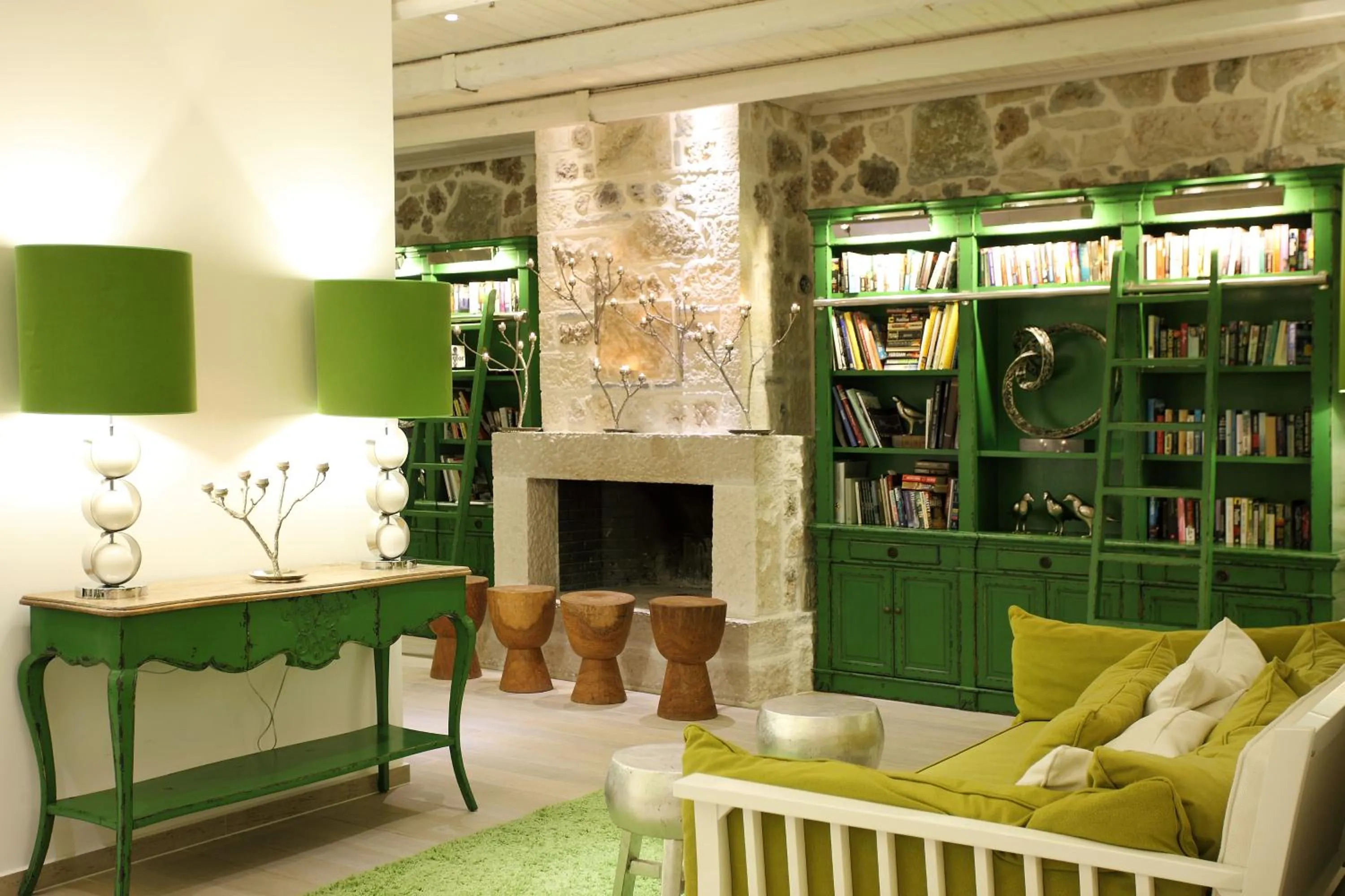 Library in Salvator Villas & Spa Hotel