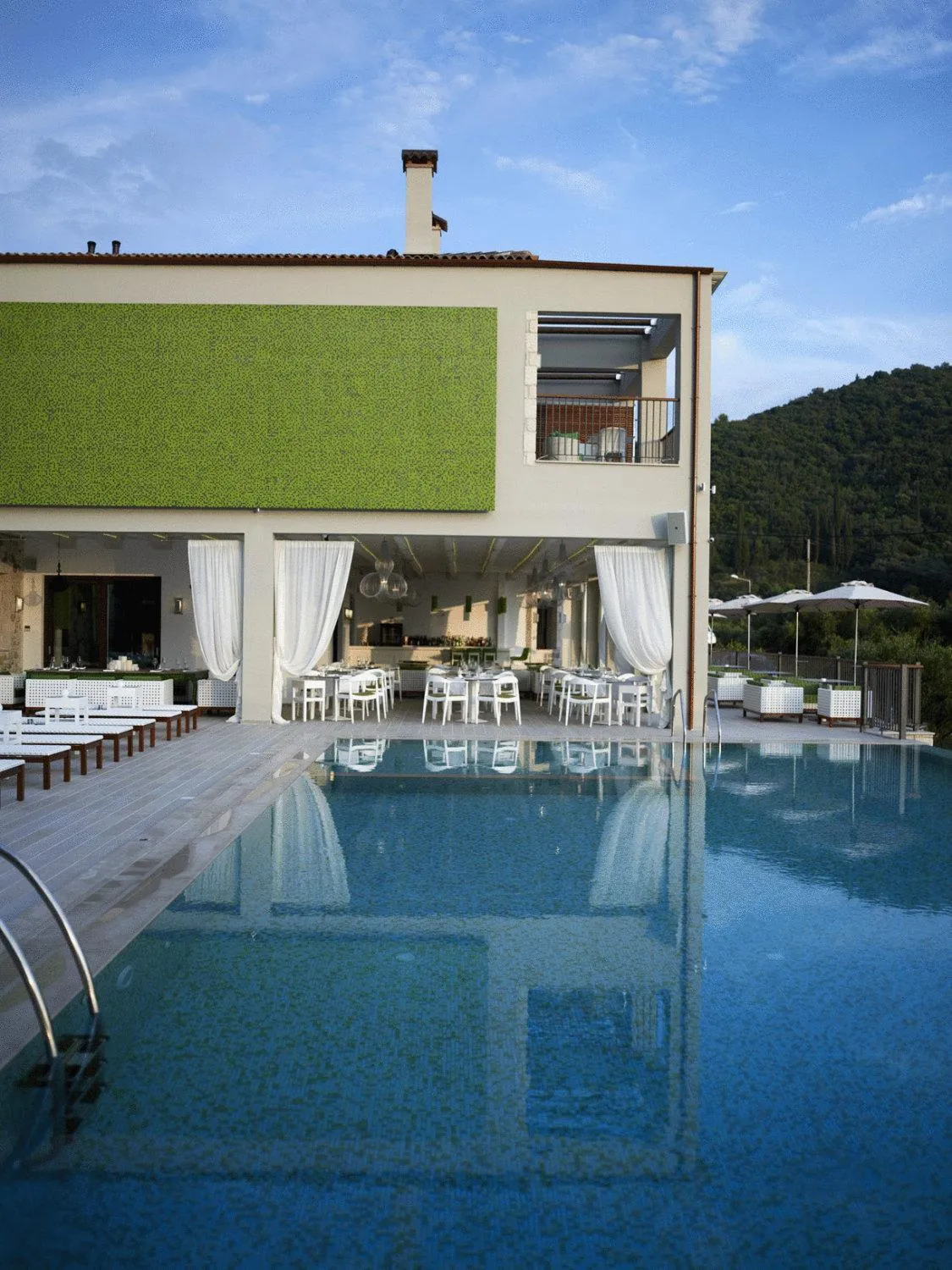 Swimming pool in Salvator Villas & Spa Hotel
