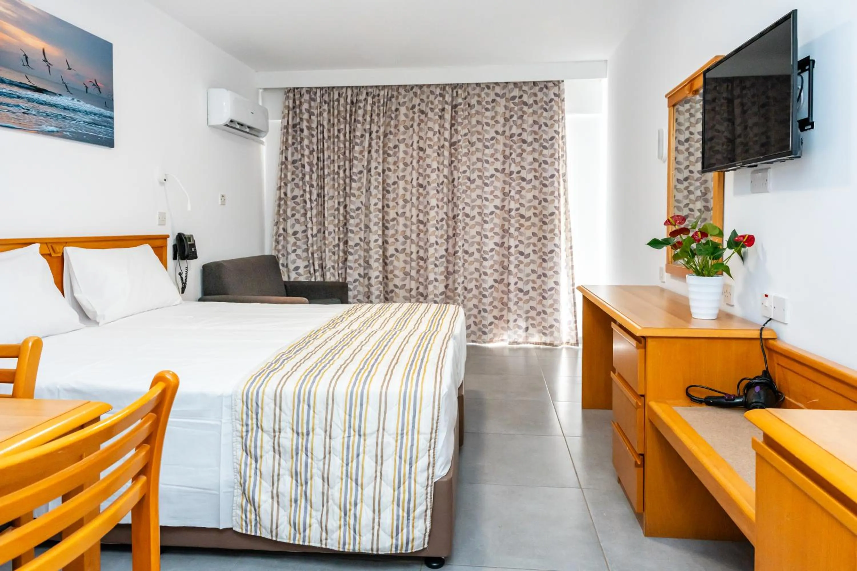 Bedroom, Bed in Helios Bay Hotel and Suites