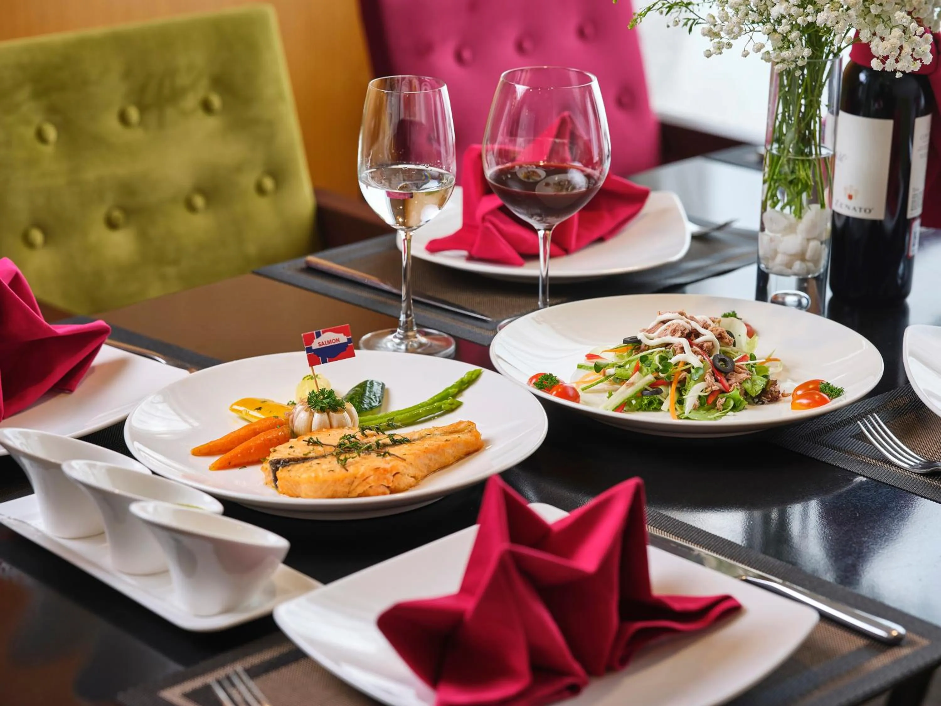 Food and drinks in Palace Hotel Saigon