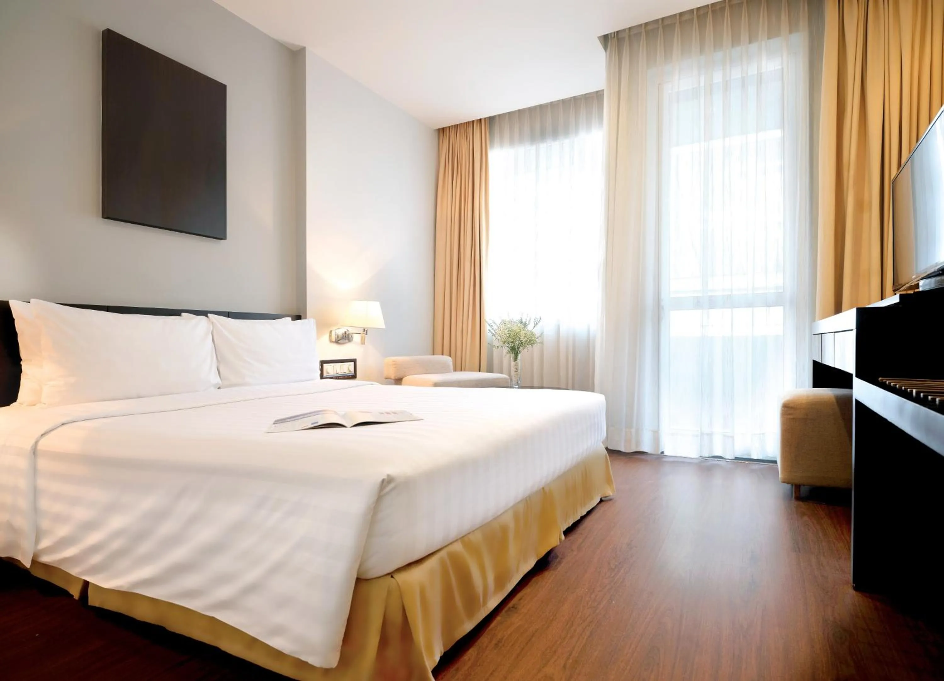 Bed in Palace Hotel Saigon