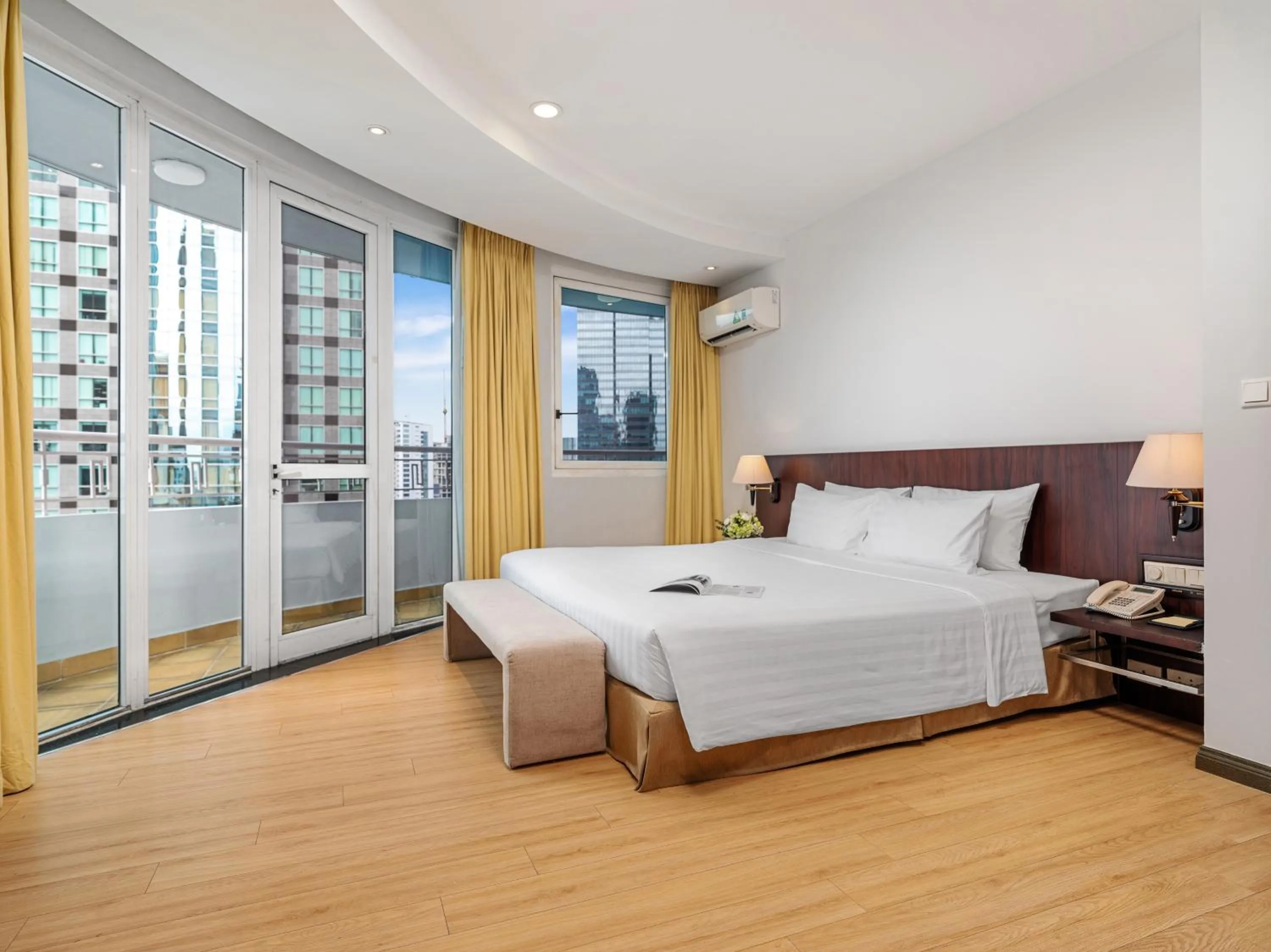 Bed in Palace Hotel Saigon