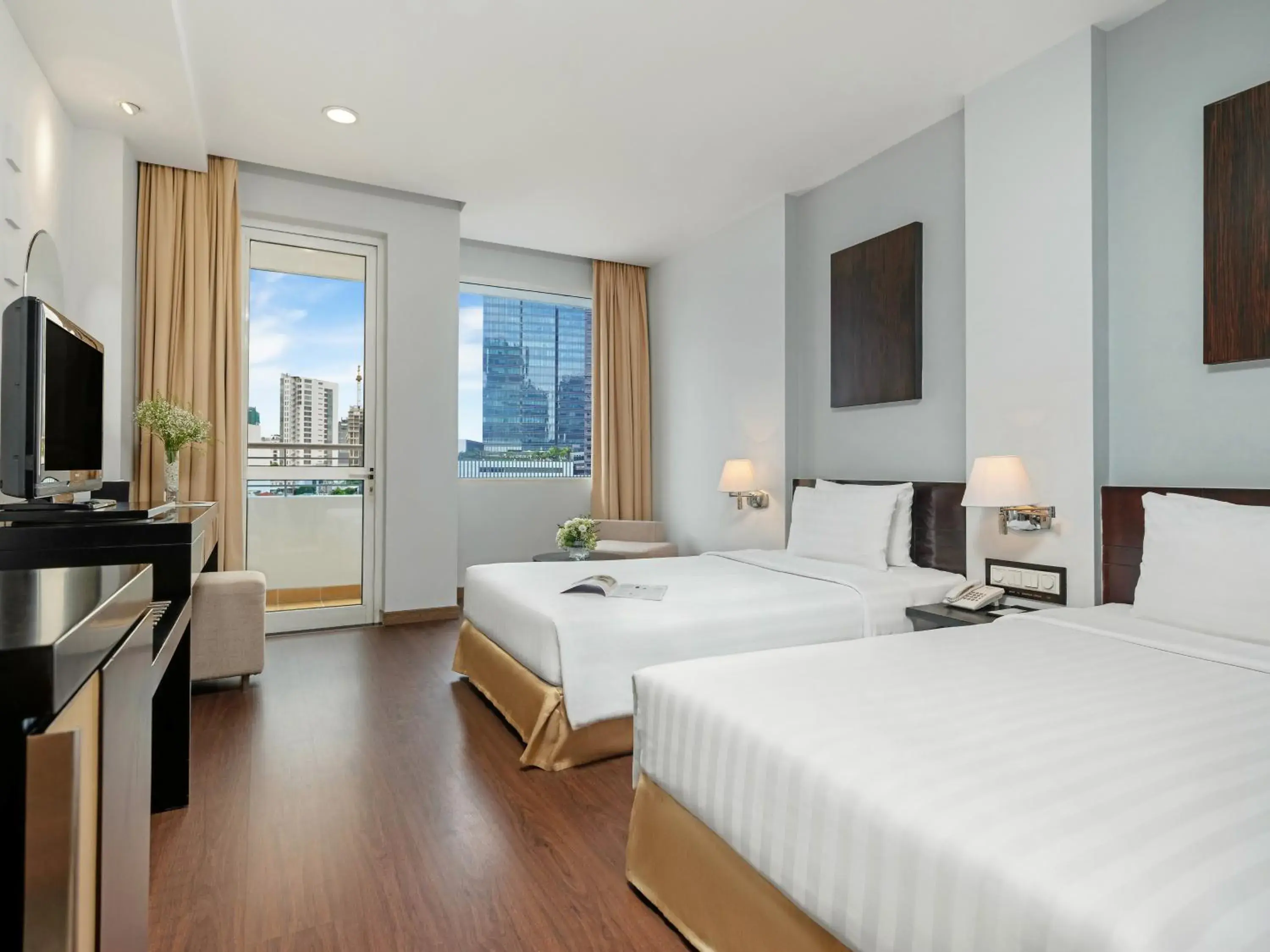 Deluxe City View Twin in Palace Hotel Saigon Deluxe City View Twin in Palace Hotel Saigon