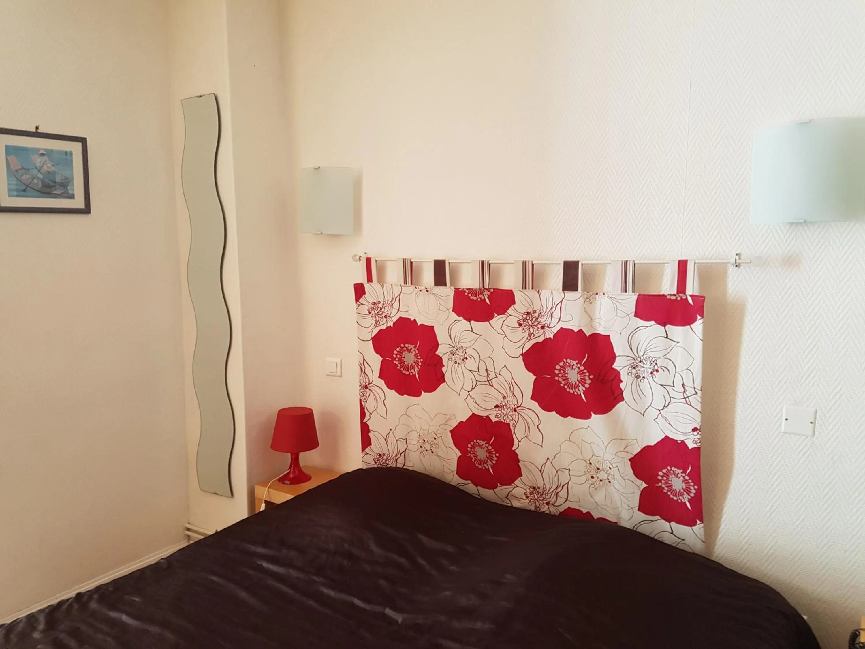 Bed in Hôtel Des Poètes avec parking sur réservation