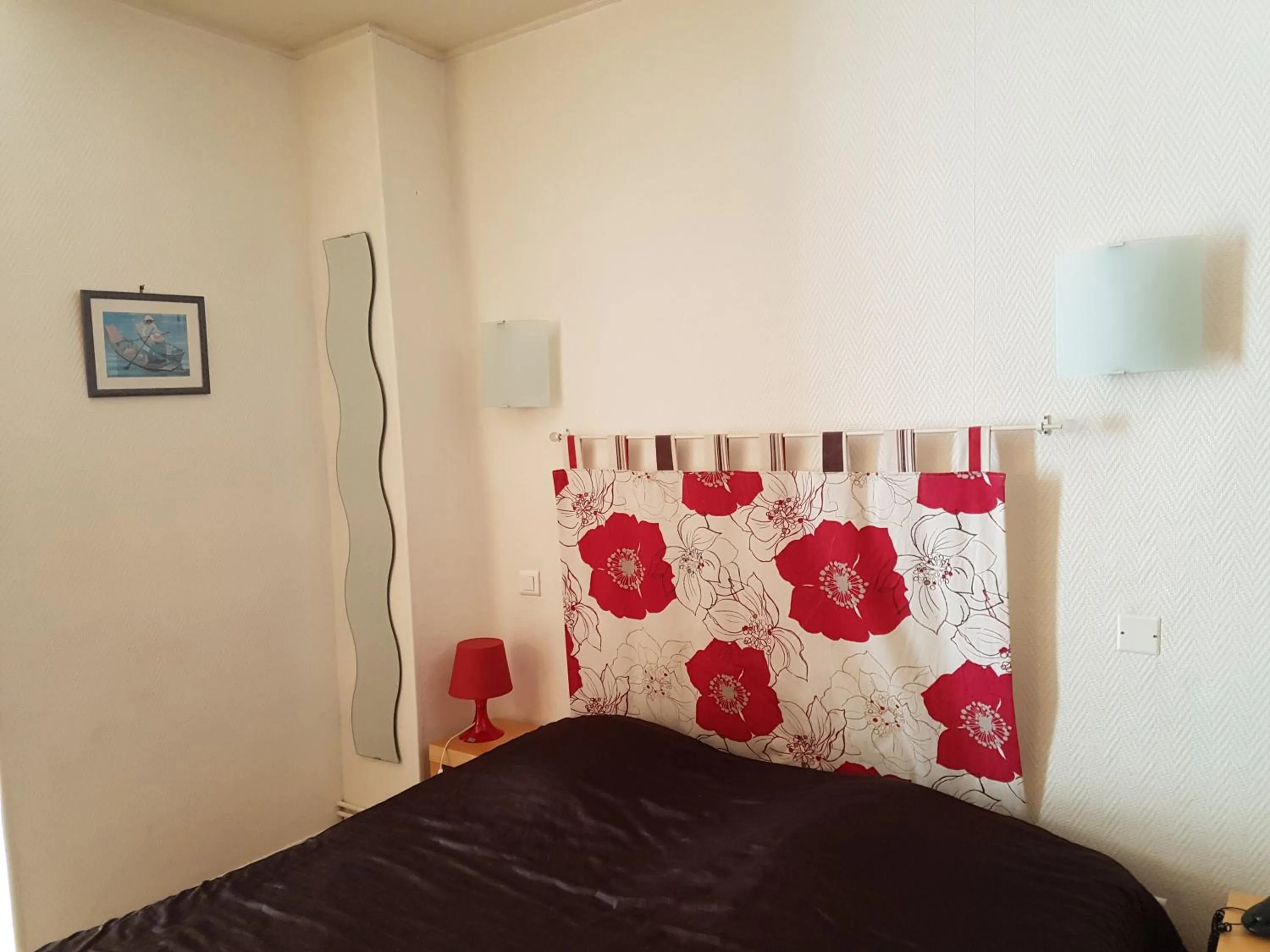 Bed in Hôtel Des Poètes avec parking sur réservation