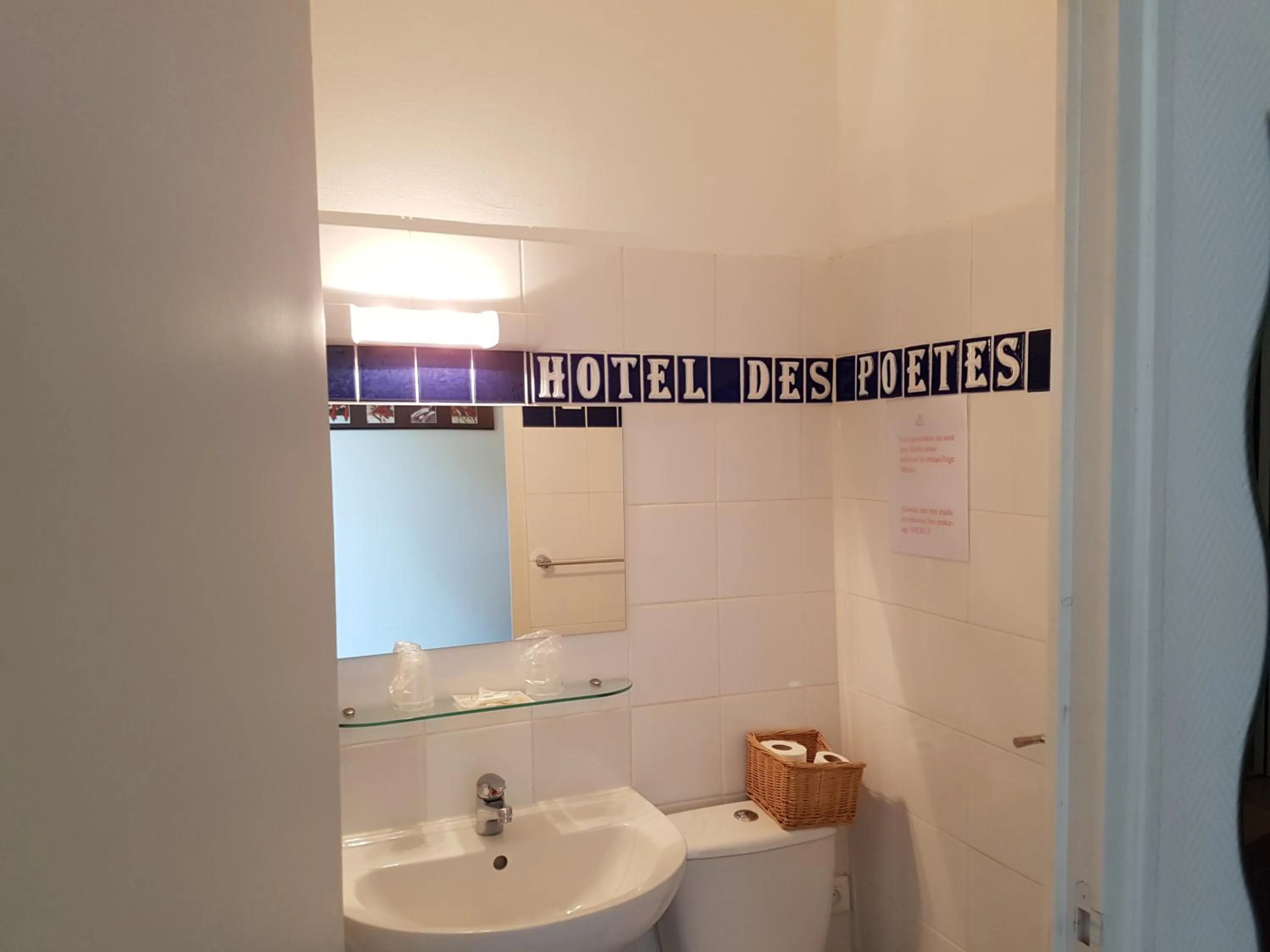 Hôtel Des Poètes avec parking sur réservation