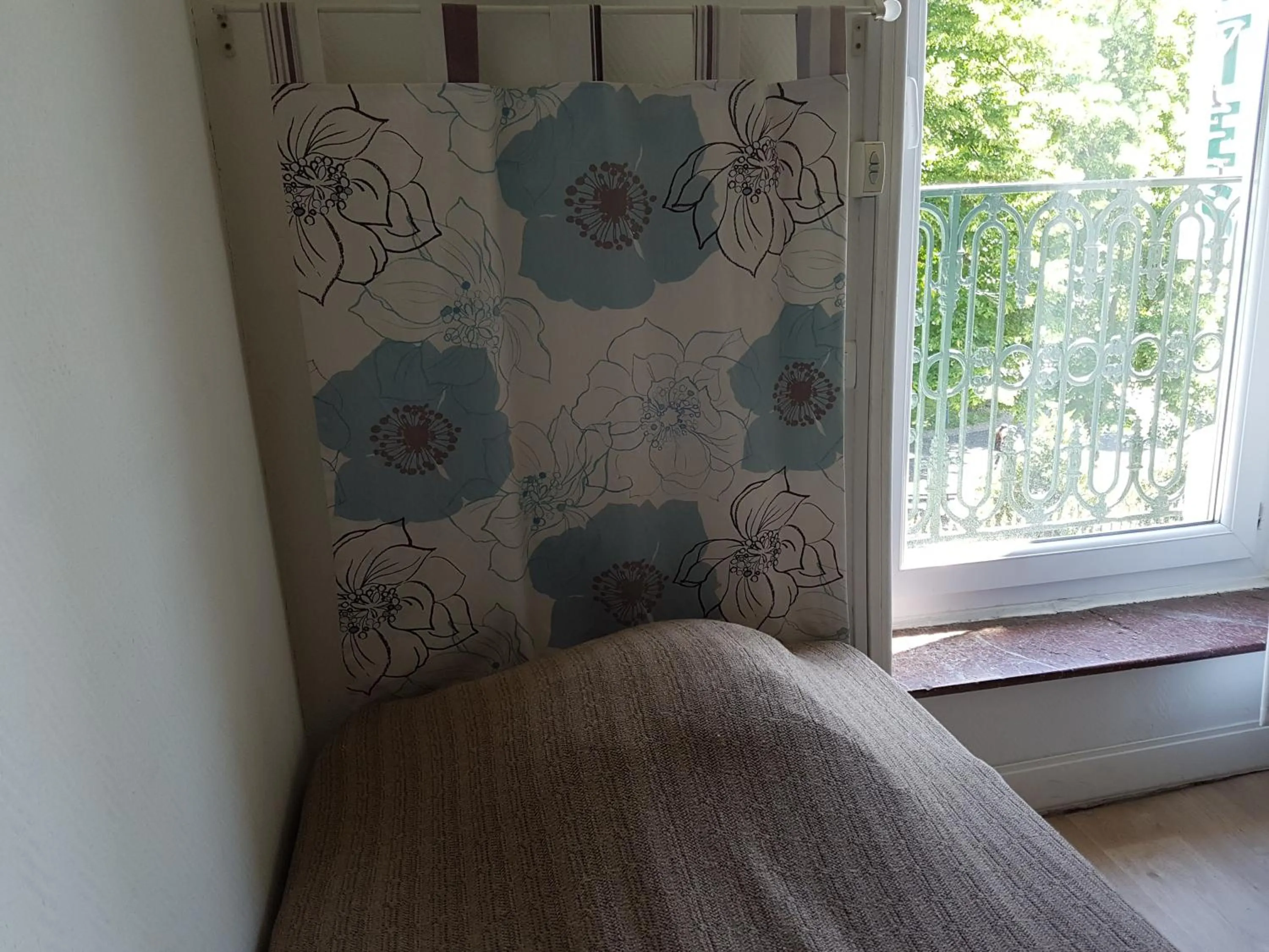 Bed in Hôtel Des Poètes avec parking sur réservation