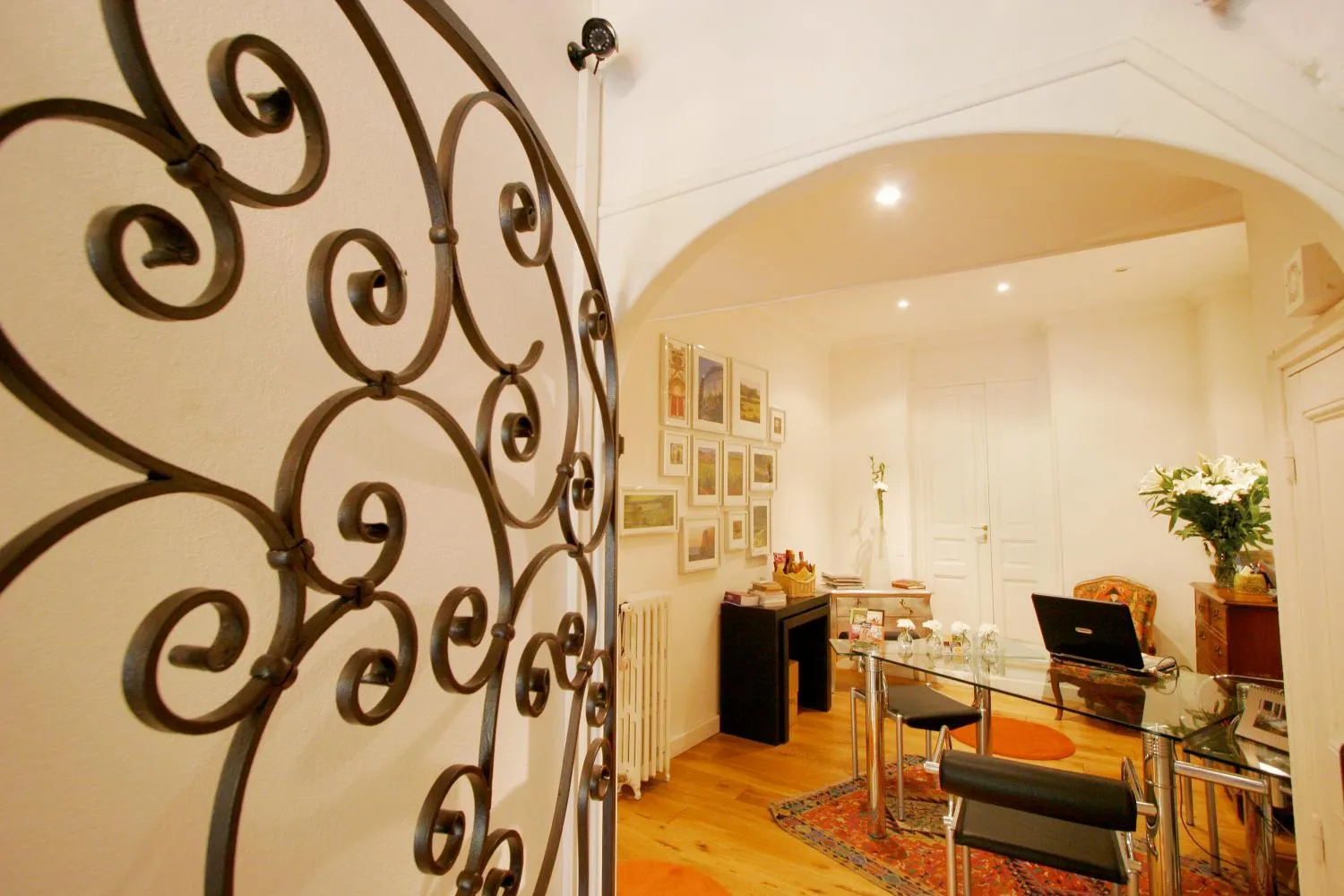 Lobby or reception in Hôtel Des Poètes avec parking sur réservation