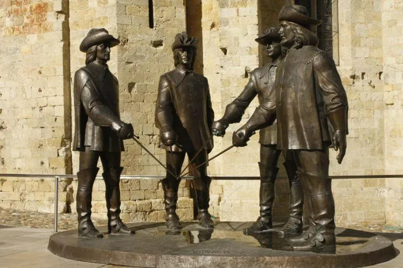 " Venez DormiR Chez Nous " #Condom#Gascogne#d'Artagnan#Armagnac#Le Bonheur est dans le GERS