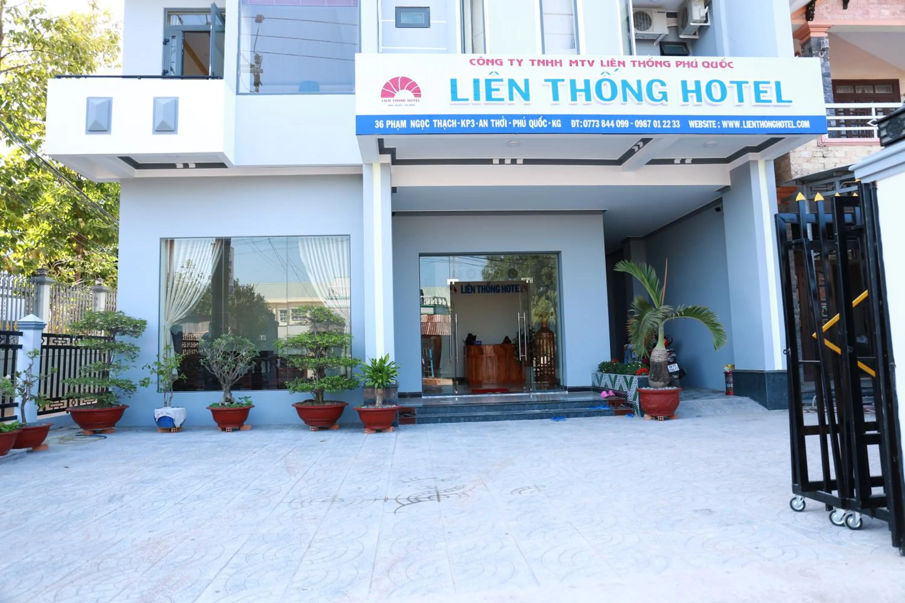 Facade/entrance in Lien Thong Hotel
