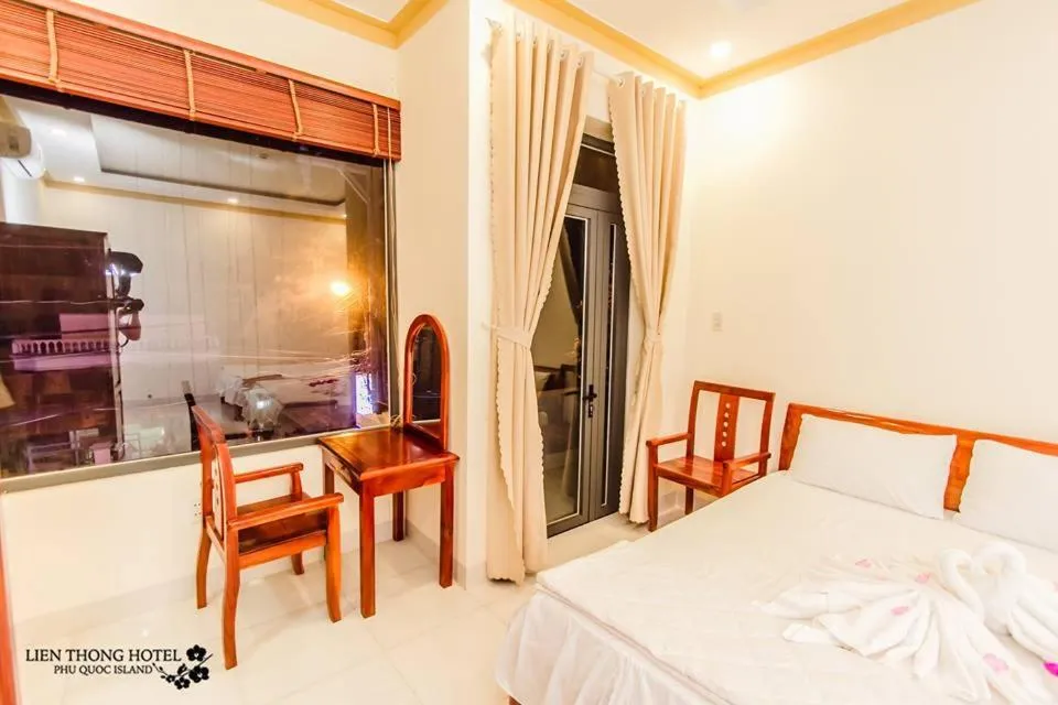 Photo of the whole room in Lien Thong Hotel