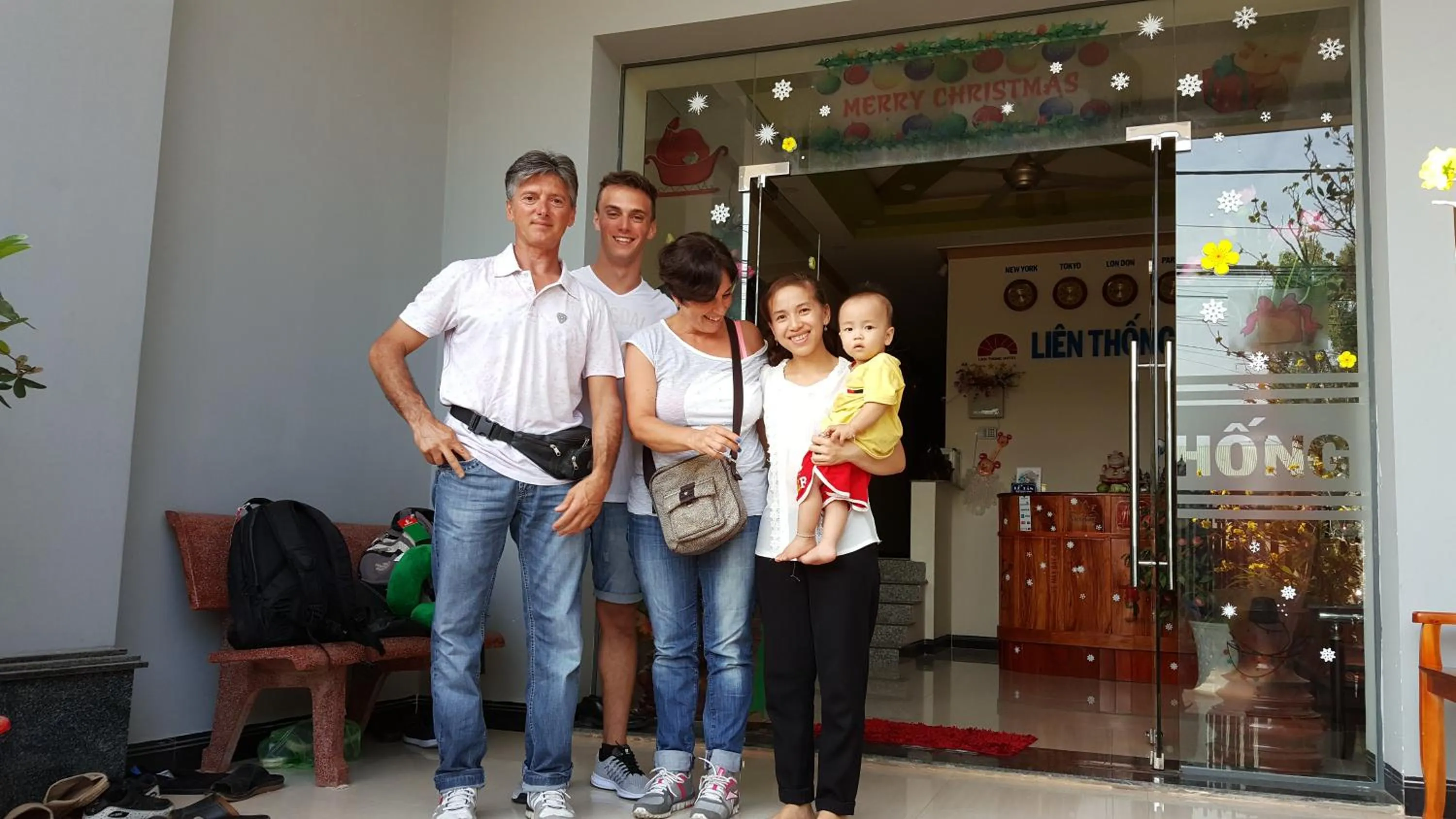 Balcony/Terrace in Lien Thong Hotel