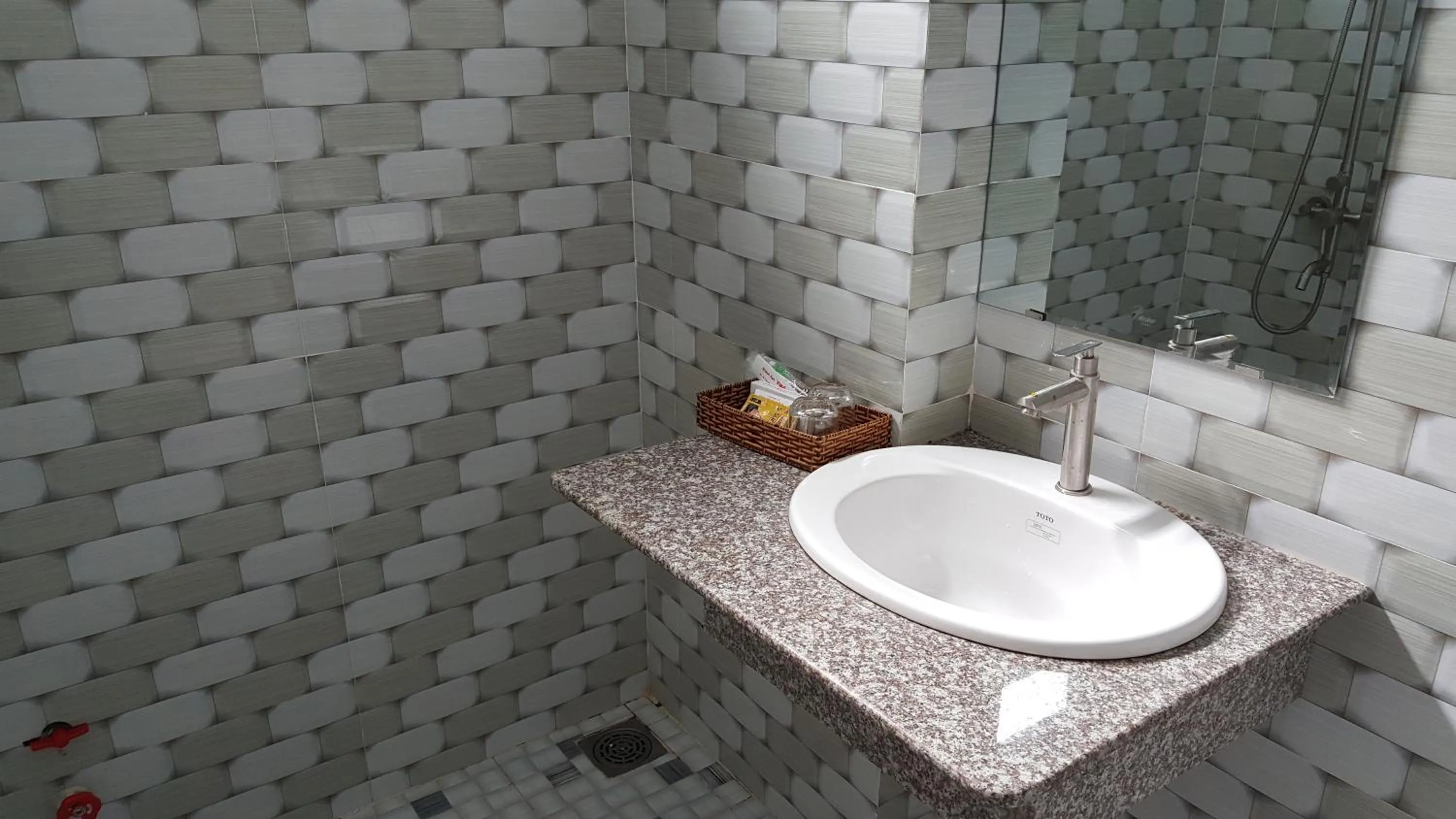 Bathroom in Lien Thong Hotel