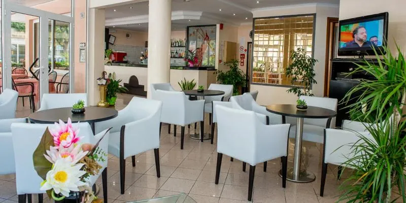 Communal lounge/ TV room in Hotel City