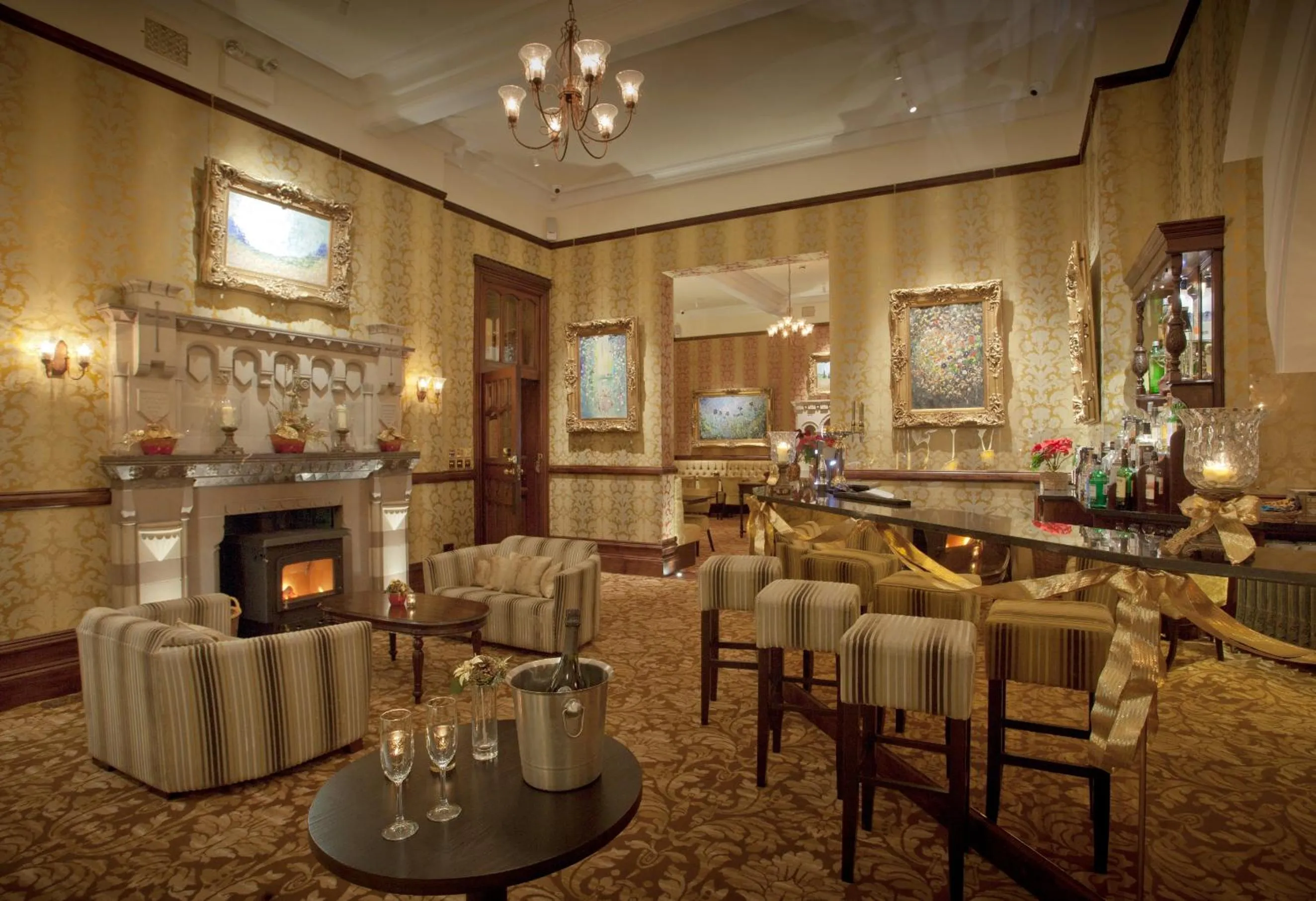 Lounge or bar in Camelot Castle Hotel