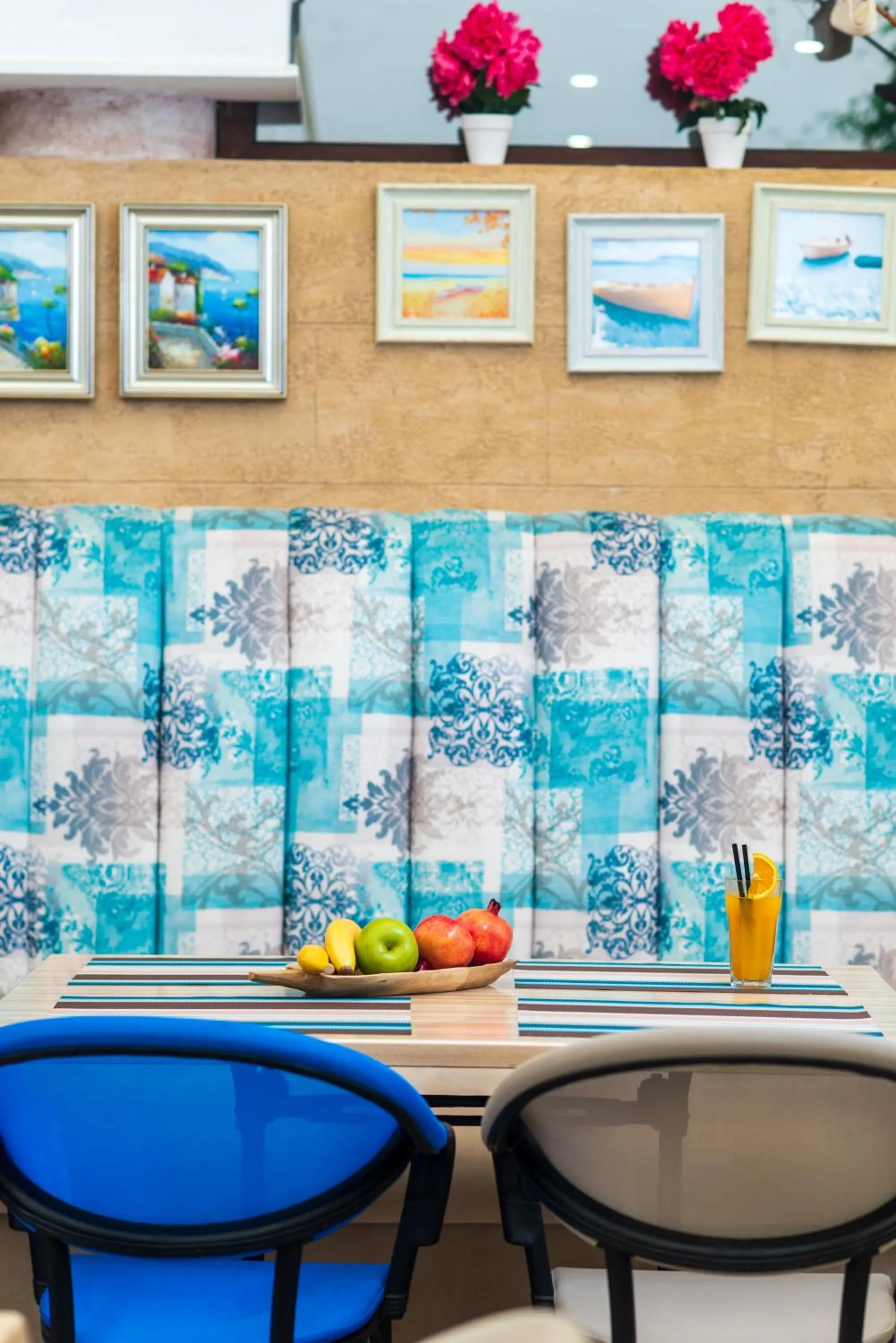 Restaurant/places to eat in Siena Palace