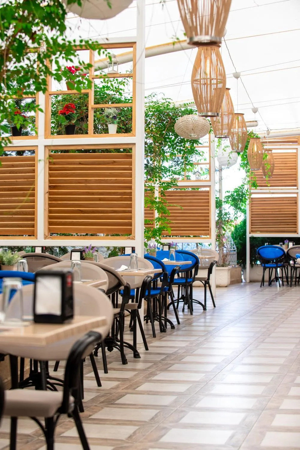 Restaurant/places to eat in Siena Palace