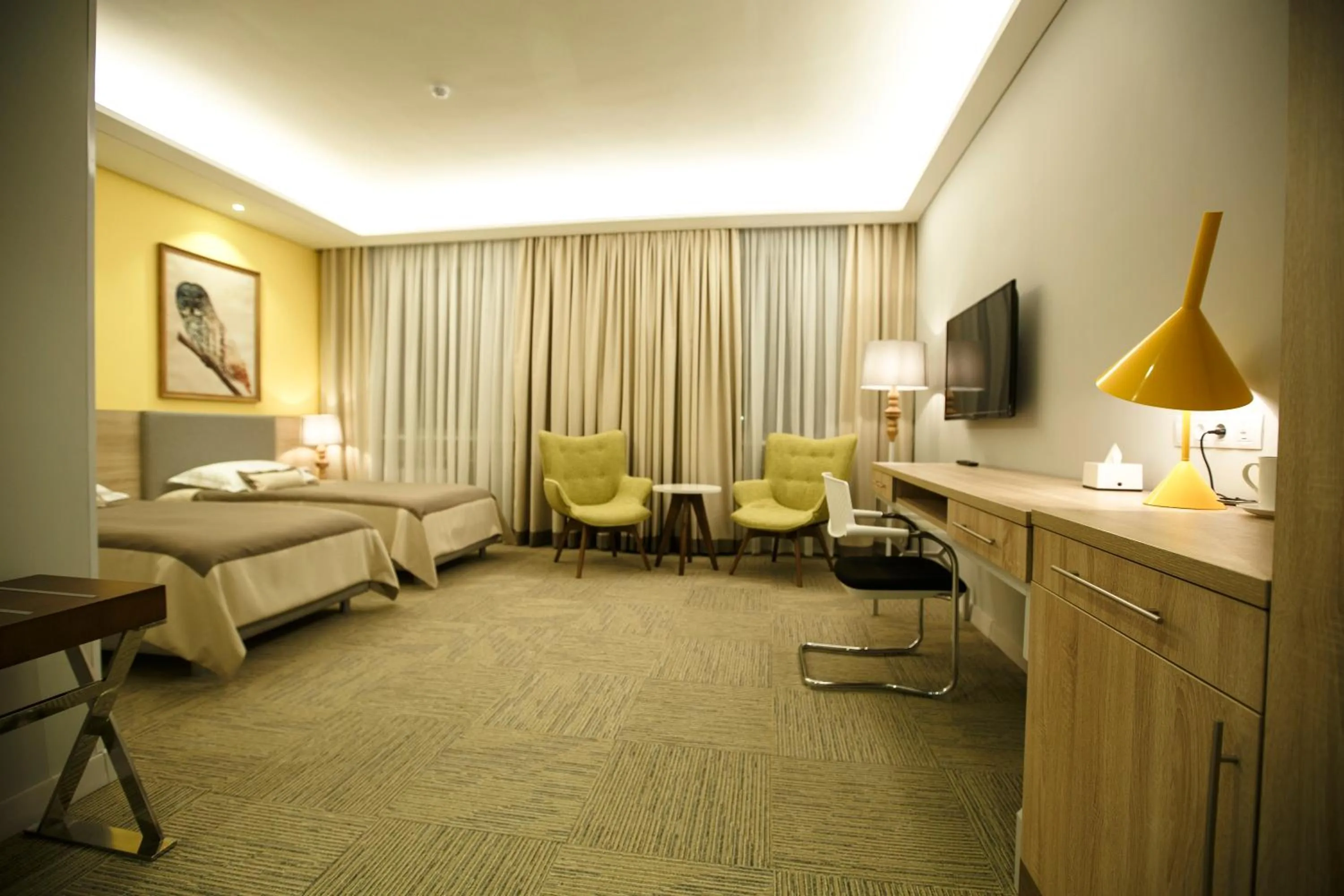 Bed in GREEN Which Hotel