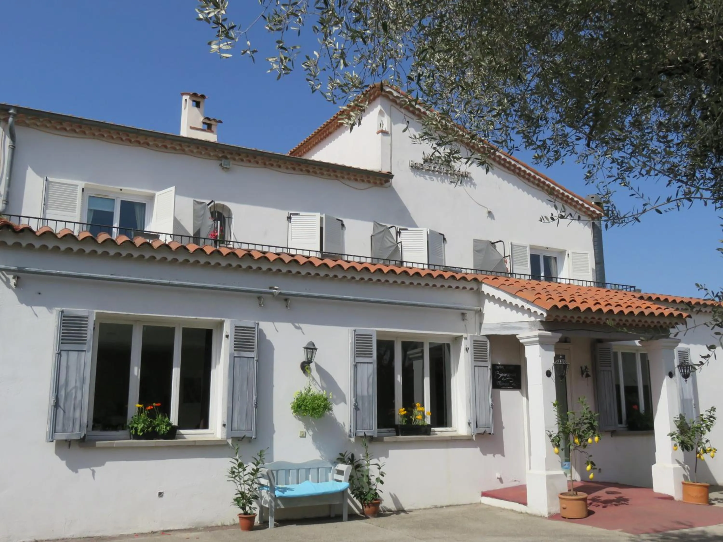 Patio in Hotel mon Soleil