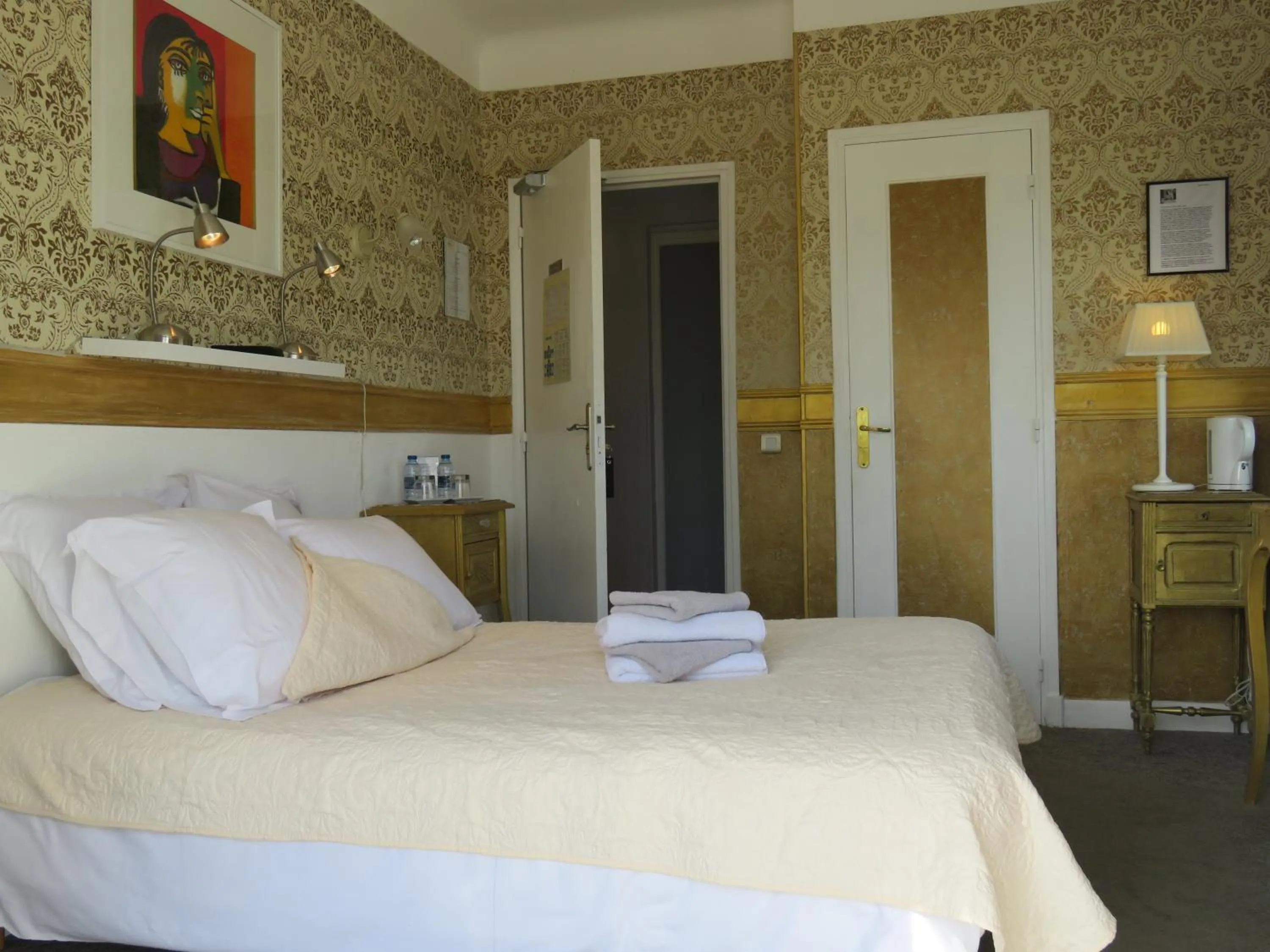 Photo of the whole room, Bed in Hotel mon Soleil