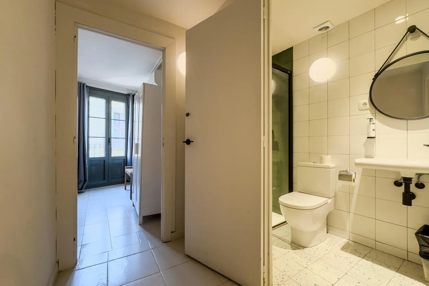 Bathroom in Smartr Barcelona Ramblas